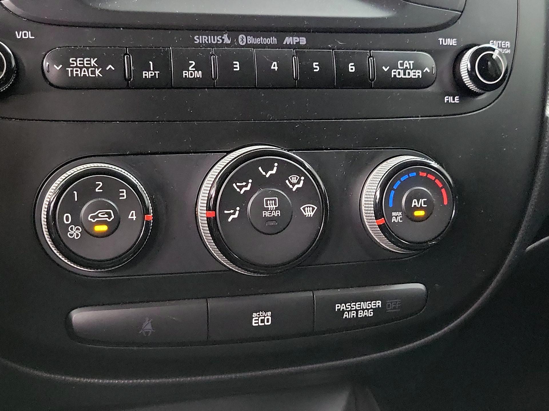 Thumbnail: 2015 Kia Soul - 15