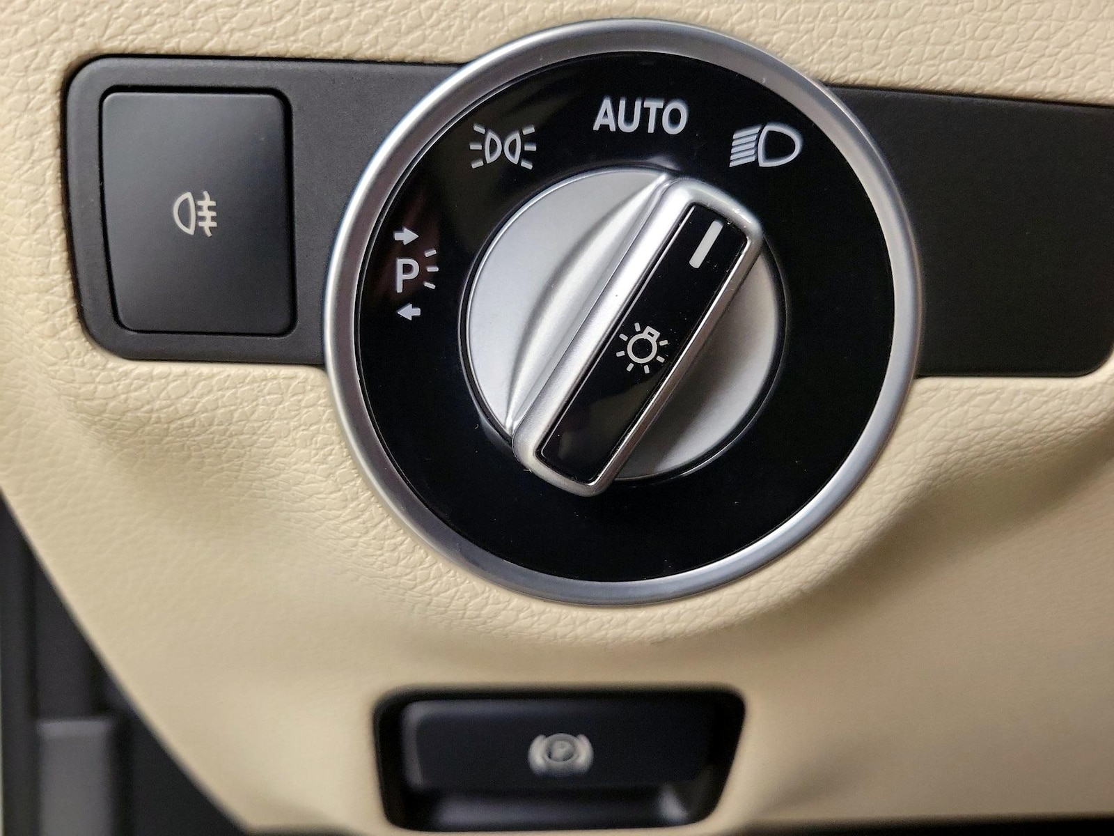 2015 Mercedes-Benz CLA-Class CLA250 - Photo 14
