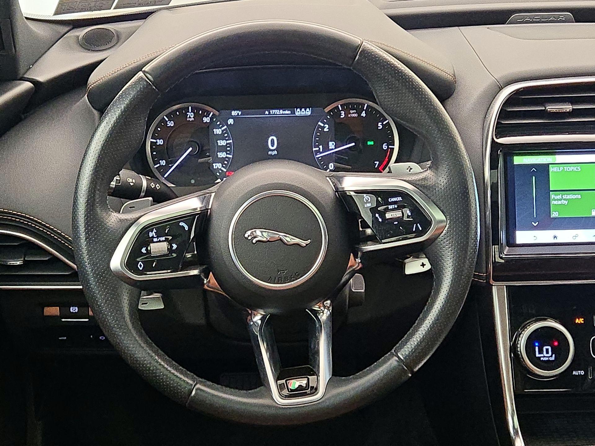 Thumbnail: 2020 Jaguar XE - 10