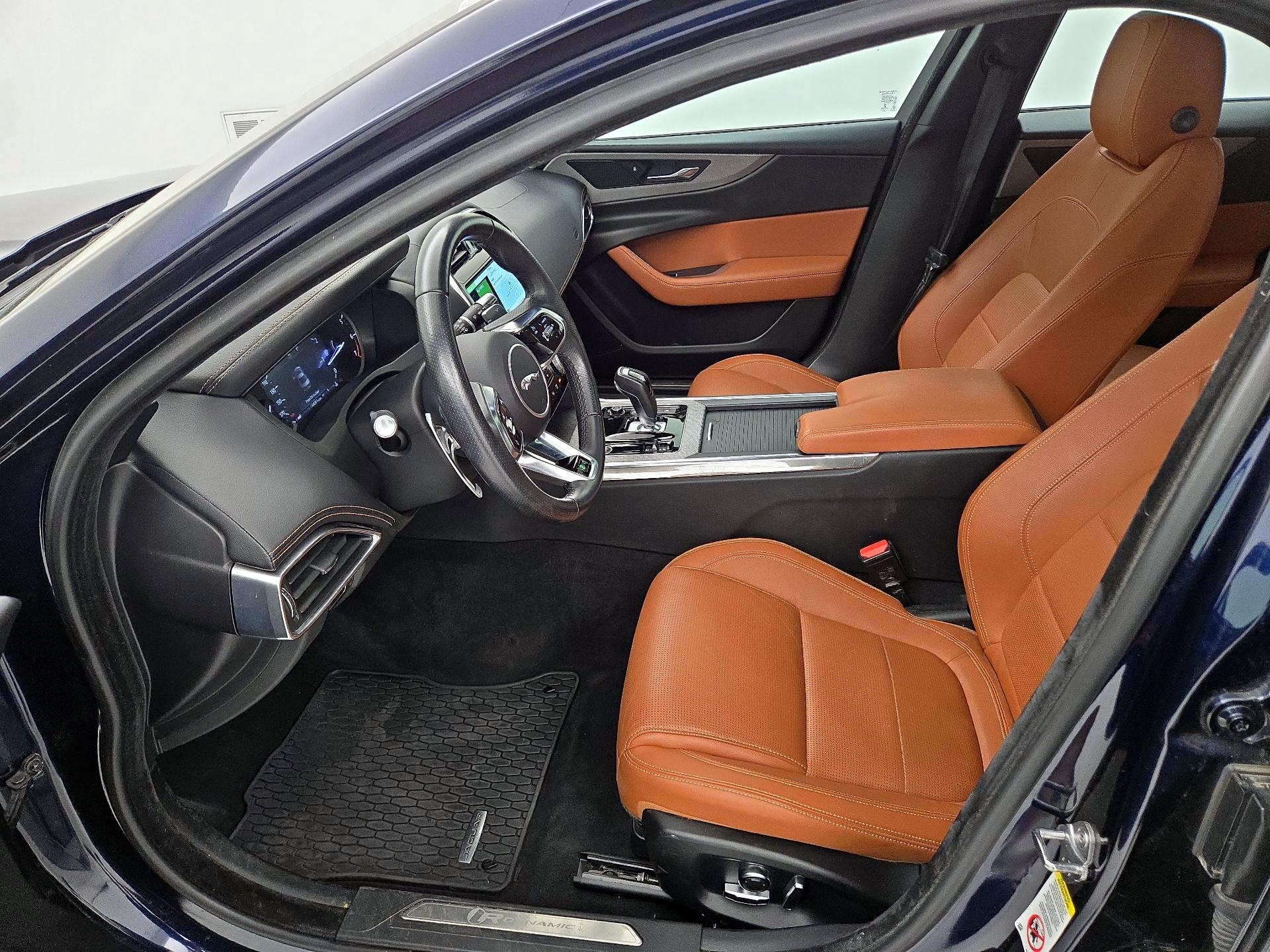 Thumbnail: 2020 Jaguar XE - 11