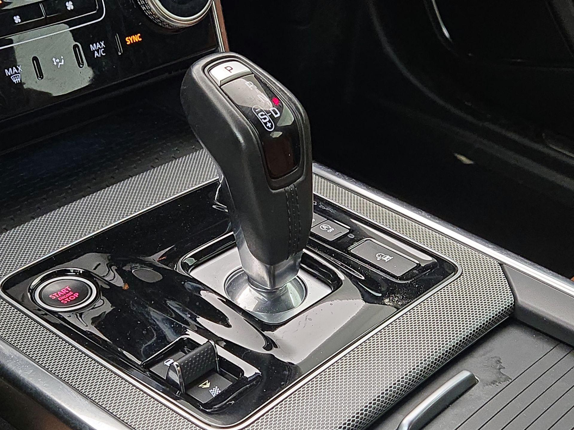 Thumbnail: 2020 Jaguar XE - 18