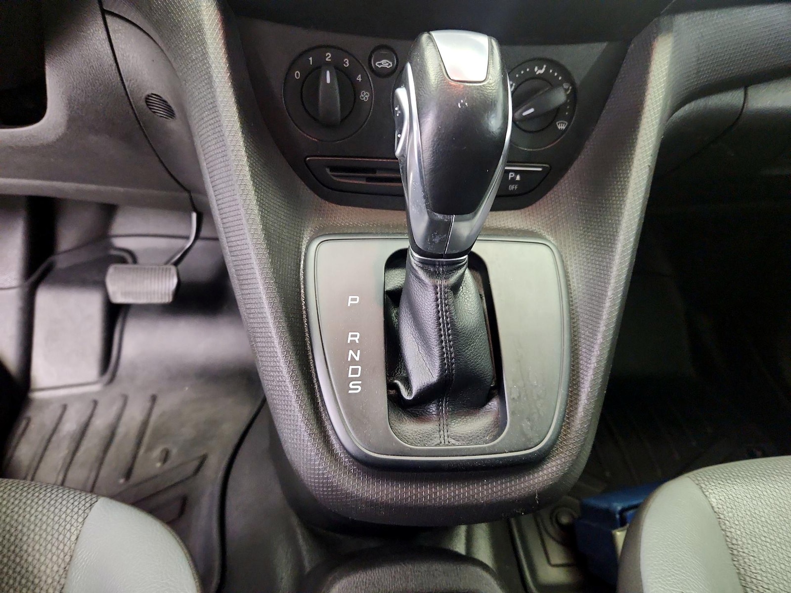 2018 Ford Transit Connect XL - Photo 17