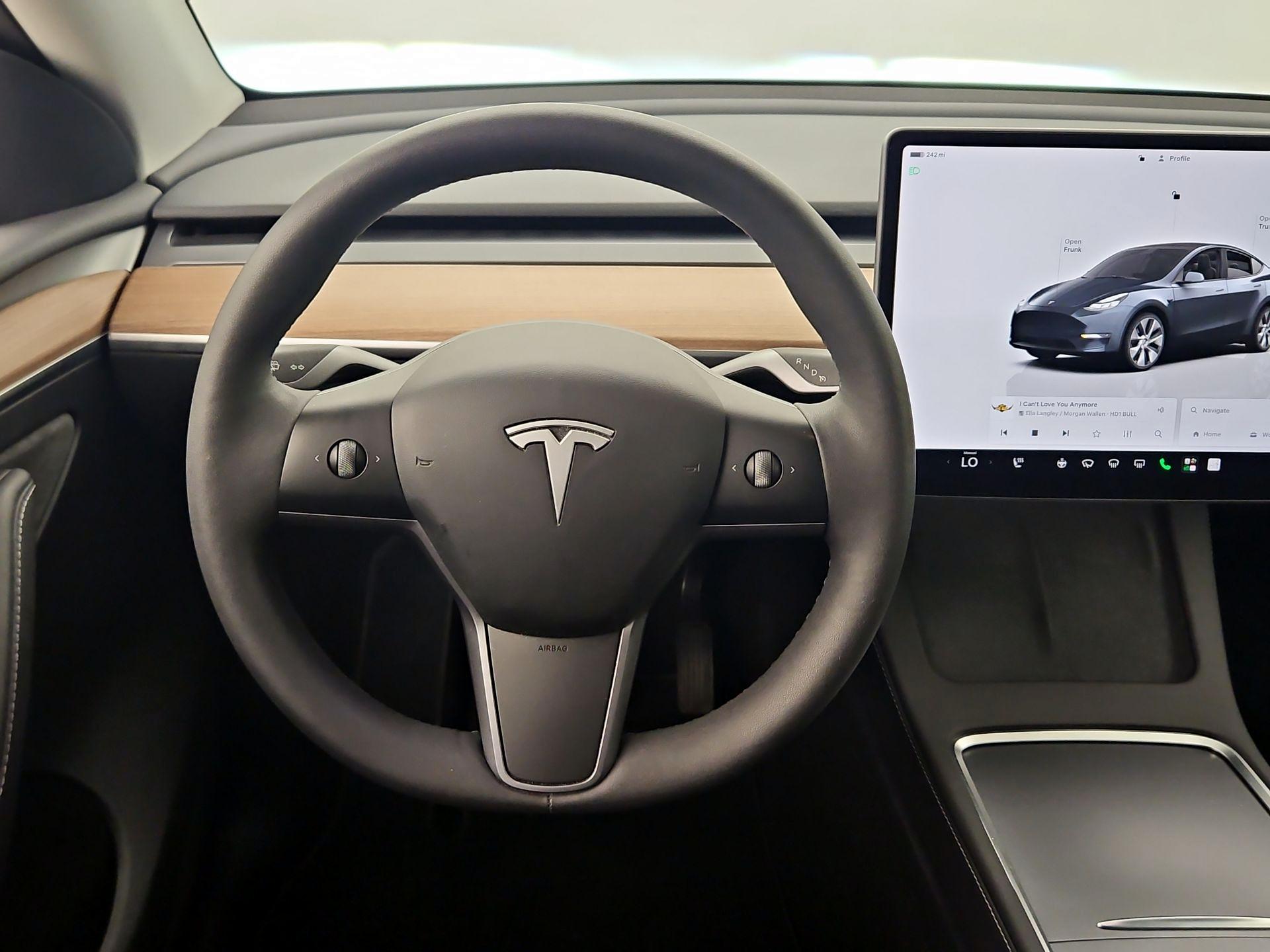 Thumbnail: 2023 Tesla Model Y - 10