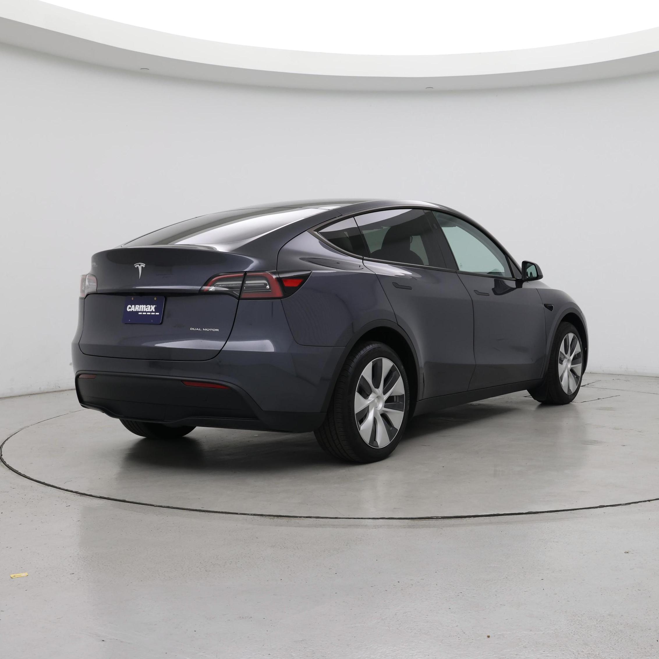 Thumbnail: 2023 Tesla Model Y - 8