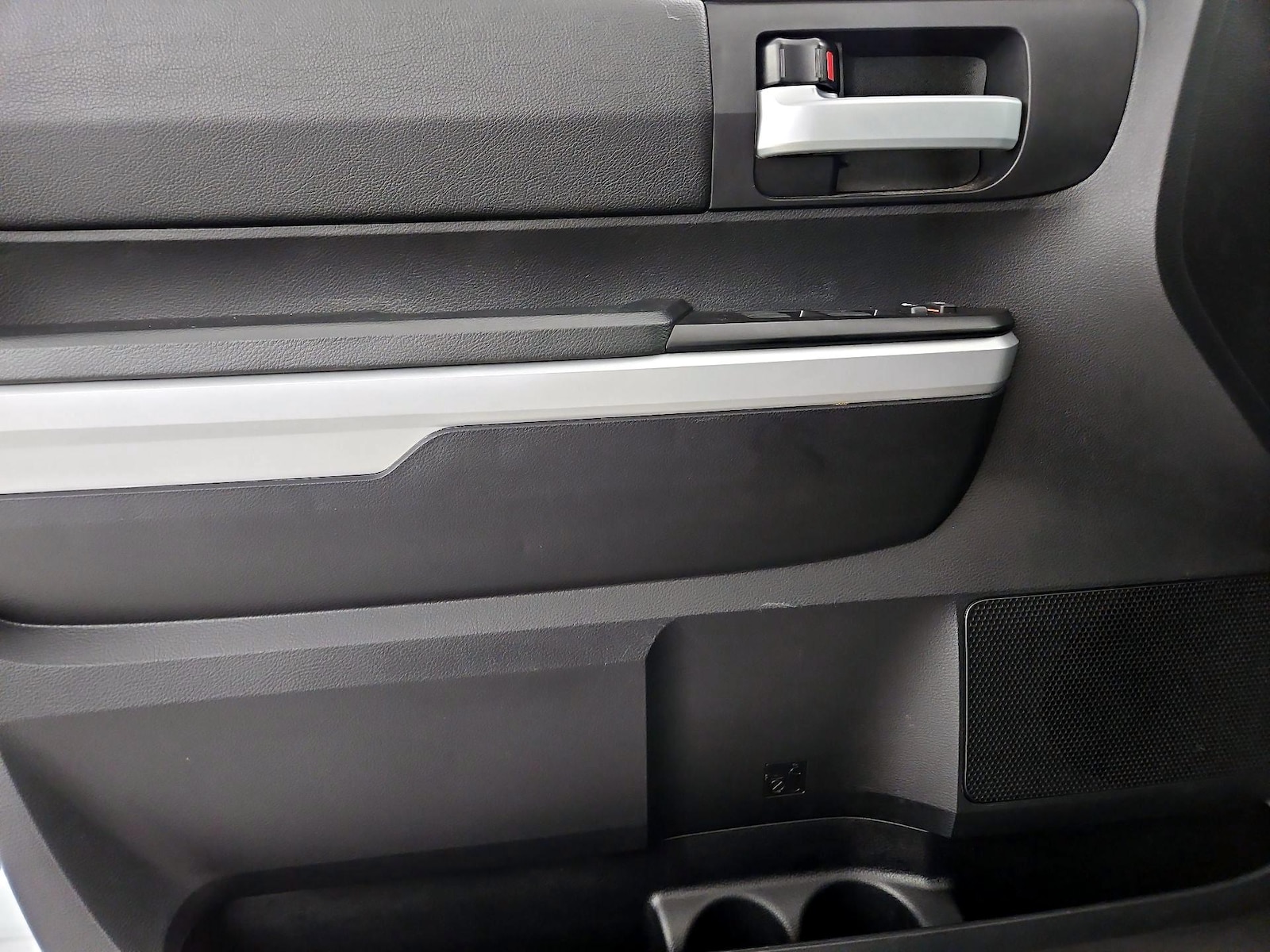 2020 Toyota Tundra SR5 - Photo 13