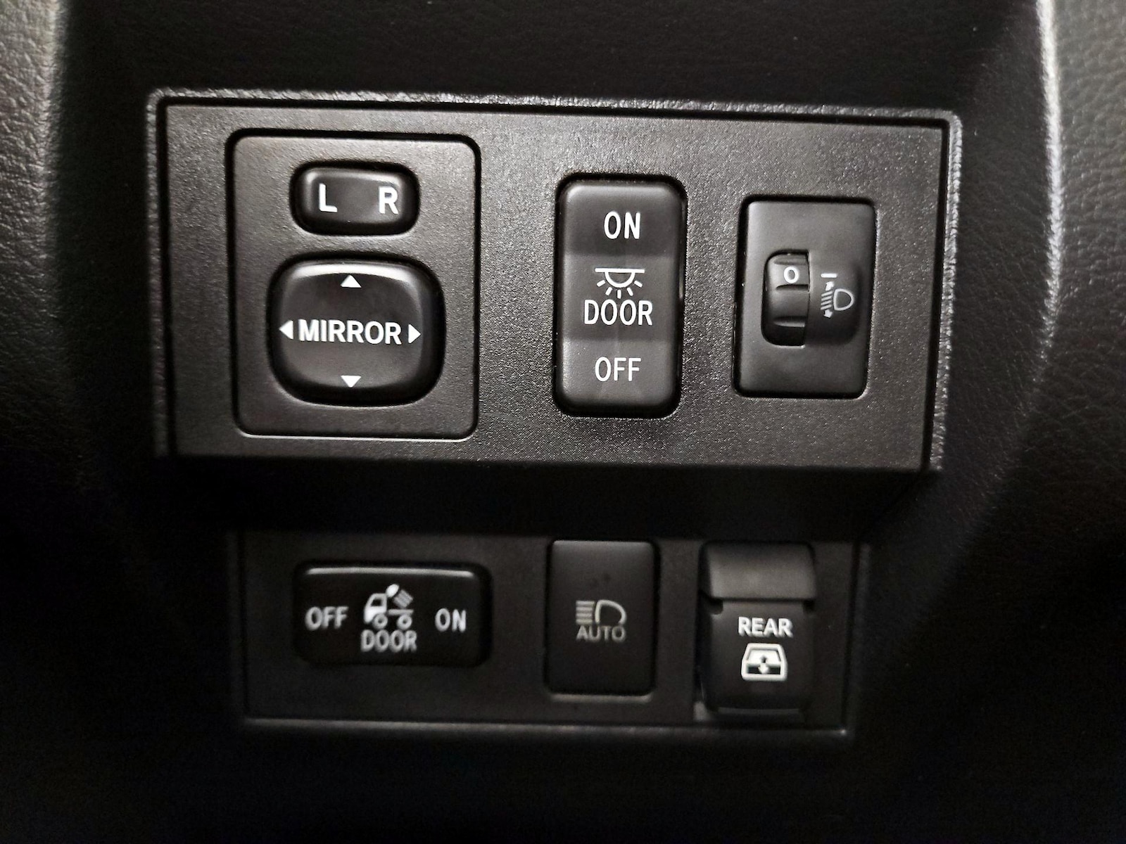 2020 Toyota Tundra SR5 - Photo 14