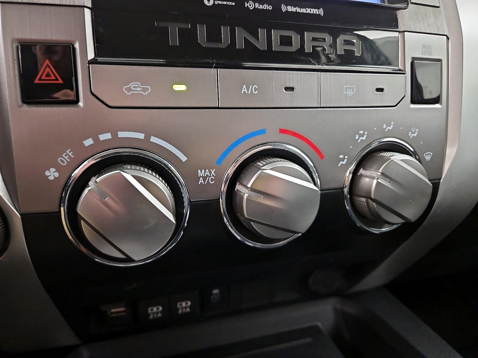2020 Toyota Tundra SR5 - Photo 17