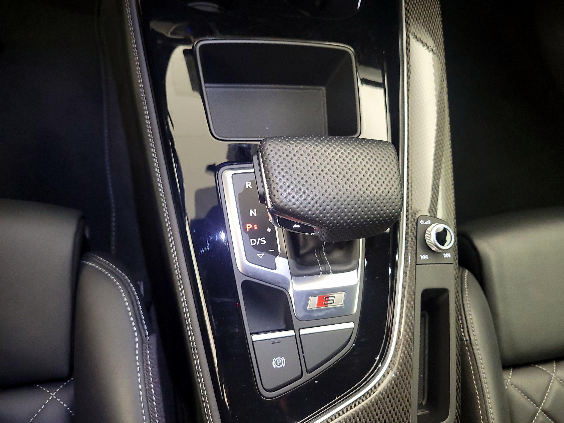 Thumbnail: 2021 Audi S5 - 17