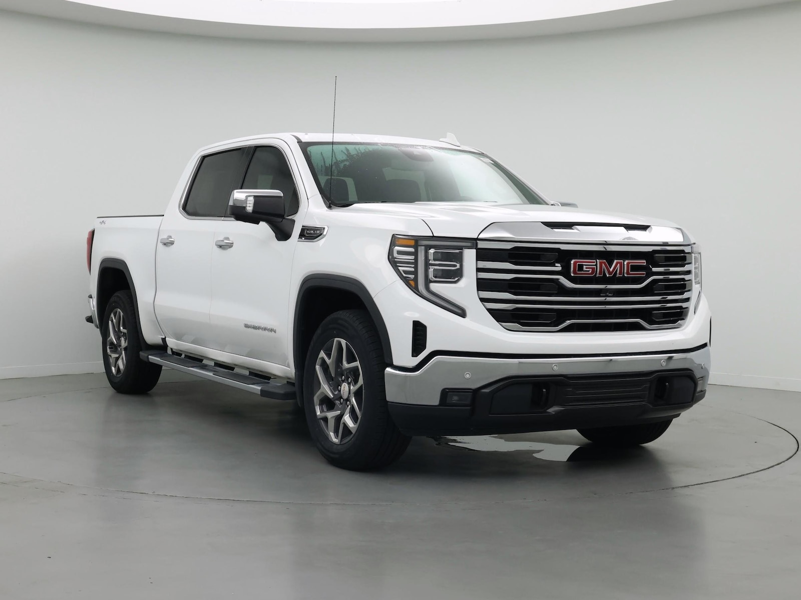 2024 GMC Sierra 1500 SLT - Photo 2