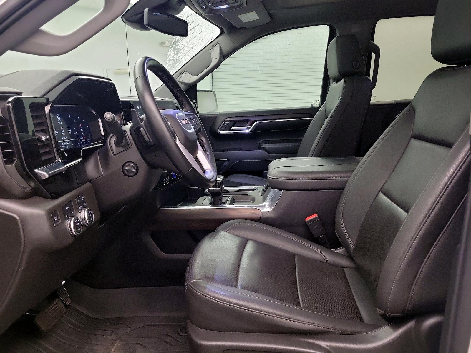 2024 GMC Sierra 1500 SLT - Photo 12