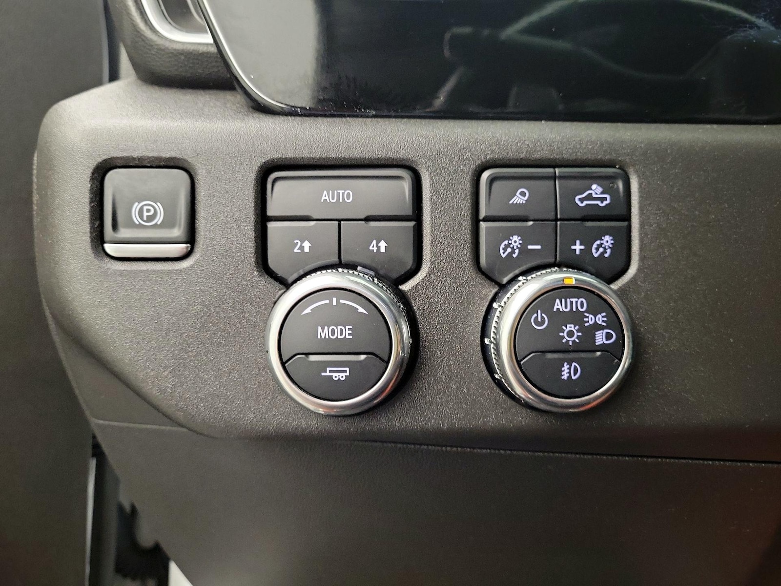 2024 GMC Sierra 1500 SLT - Photo 14