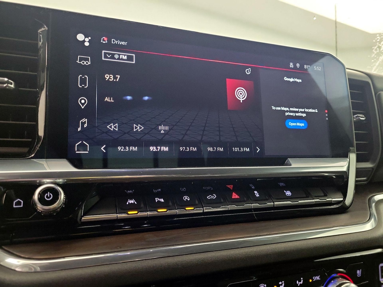 2024 GMC Sierra 1500 SLT - Photo 16