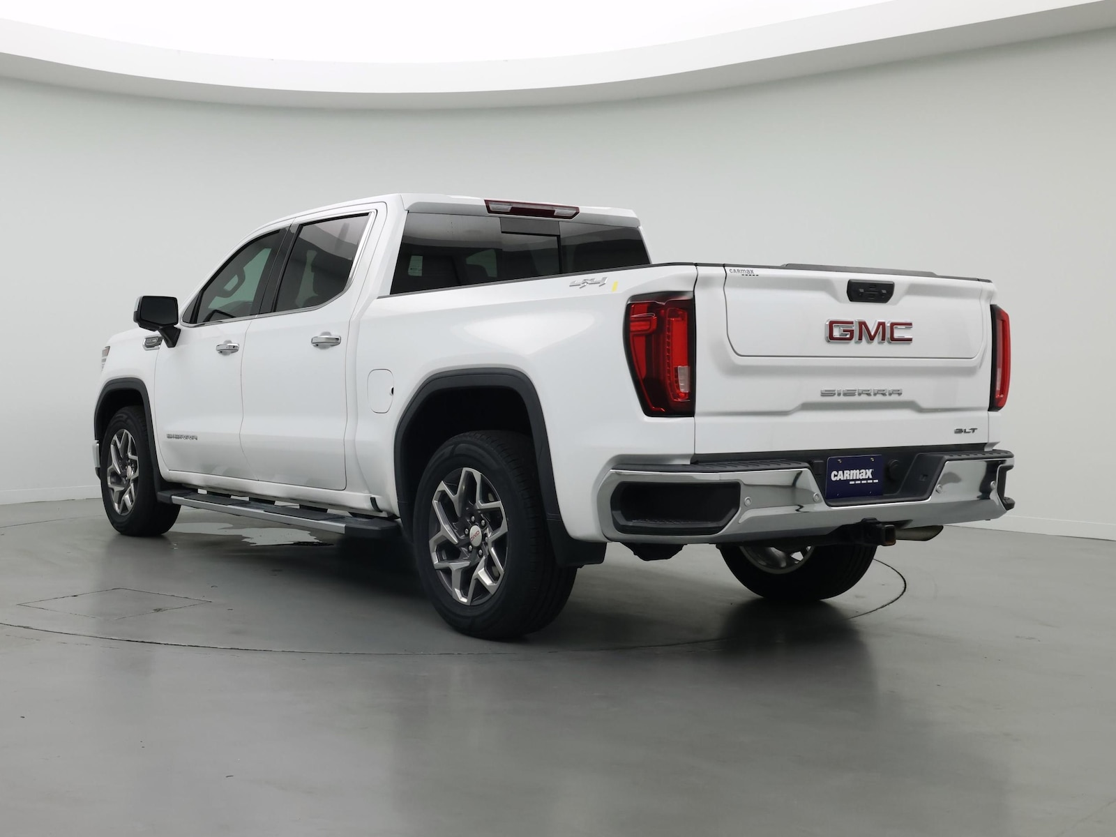 2024 GMC Sierra 1500 SLT - Photo 3
