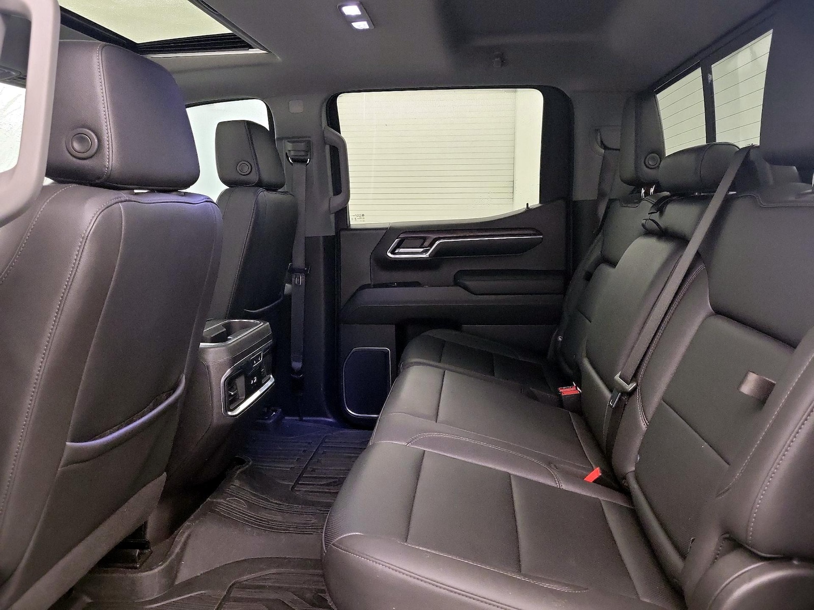 2024 GMC Sierra 1500 SLT - Photo 21