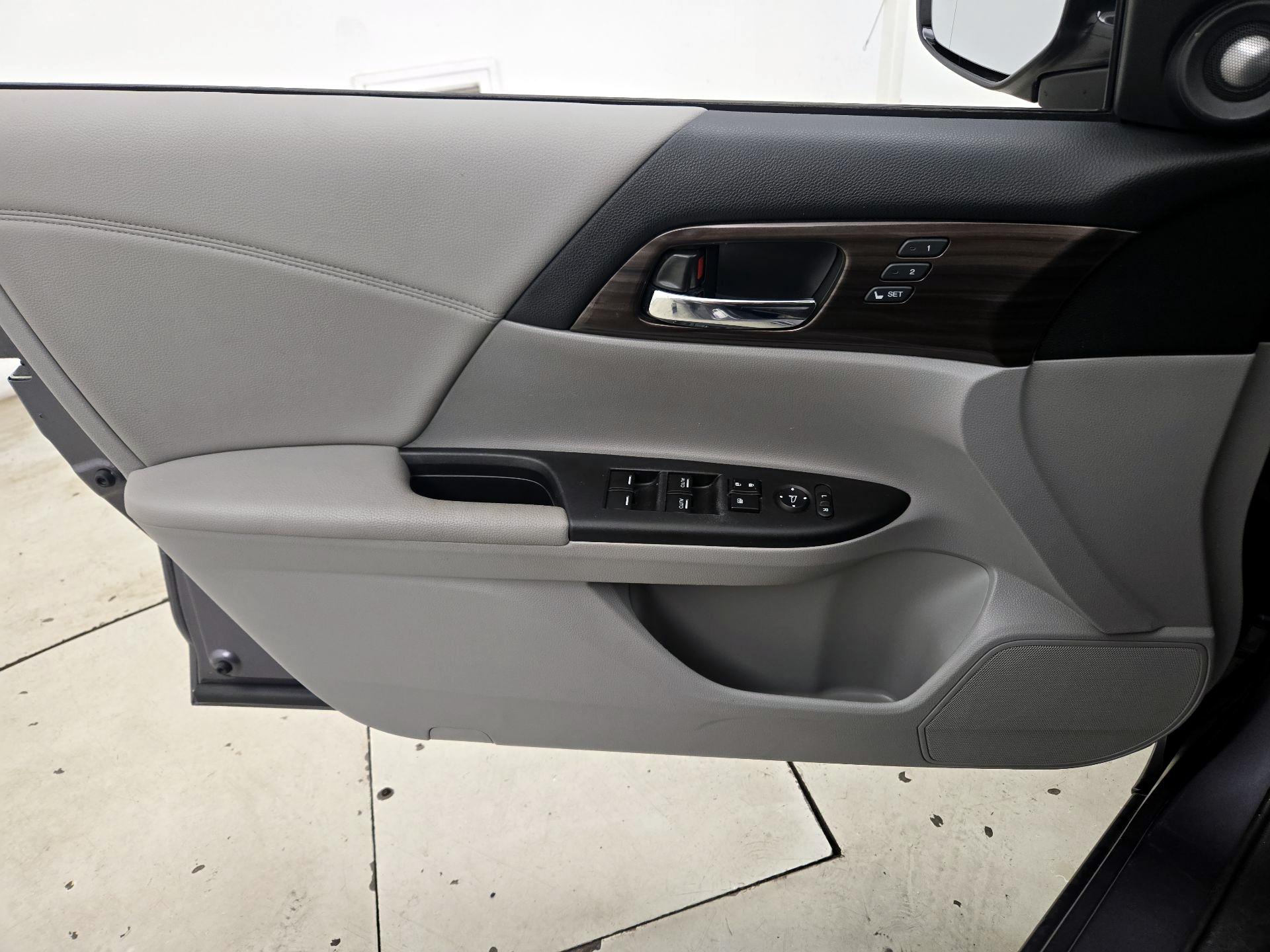 Thumbnail: 2016 Honda Accord - 12