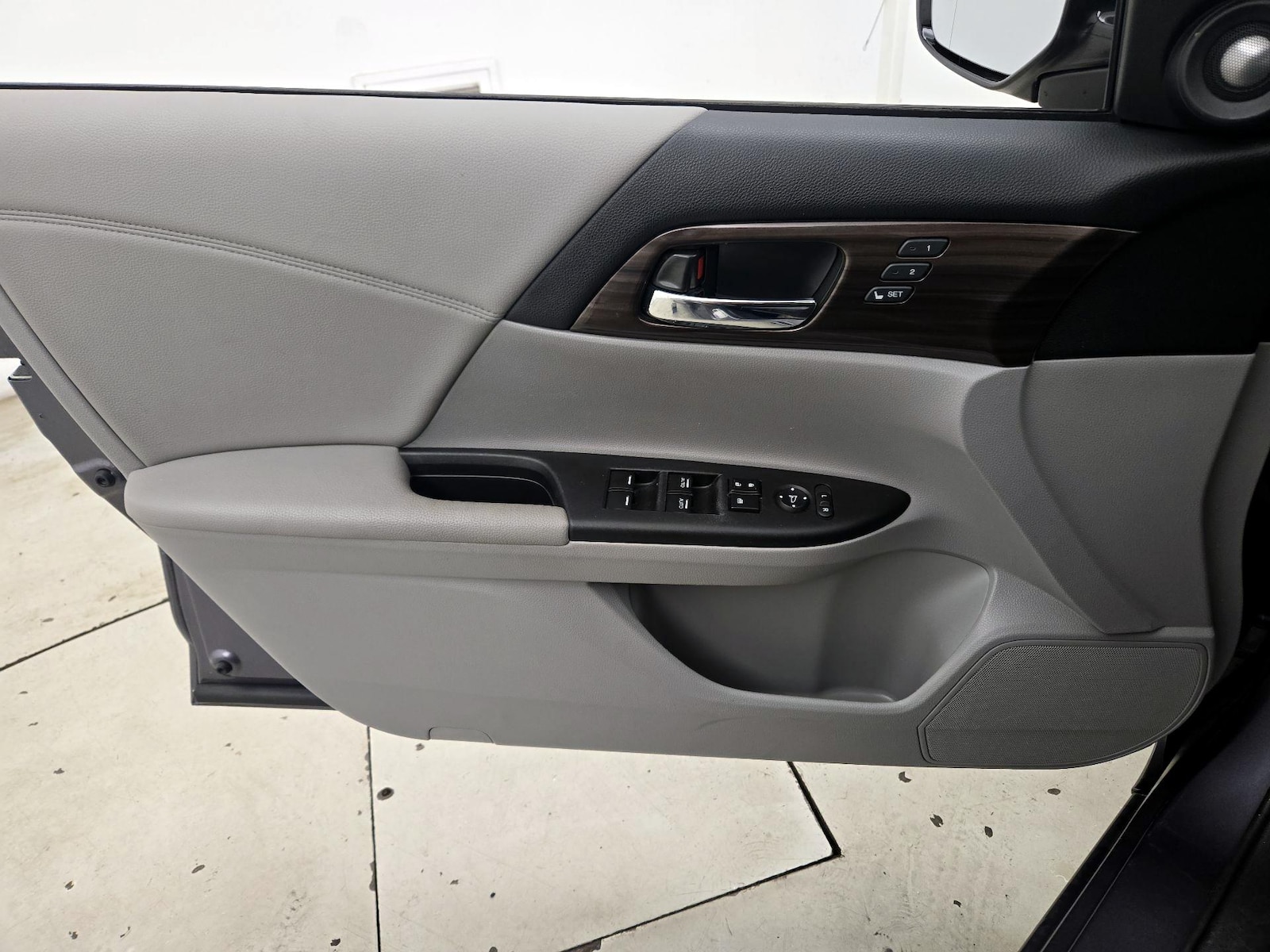 2016 Honda Accord EX-L - Photo 13