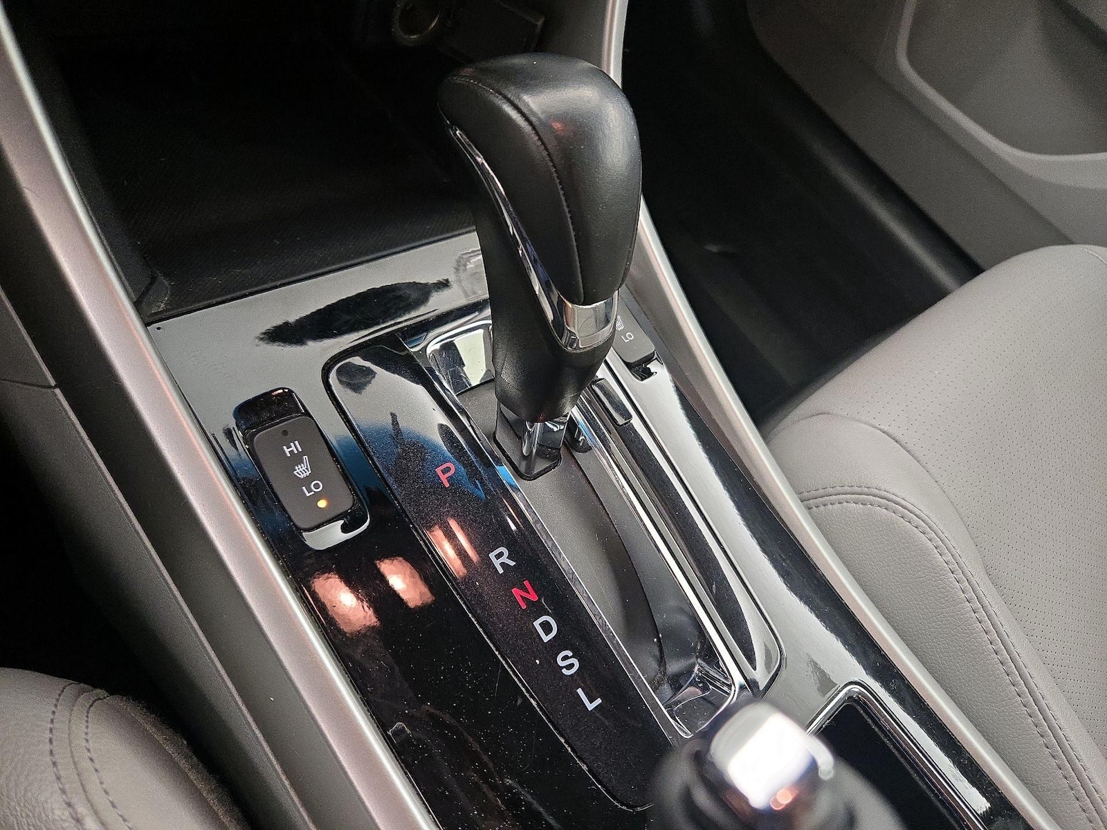 2016 Honda Accord EX-L - Photo 17