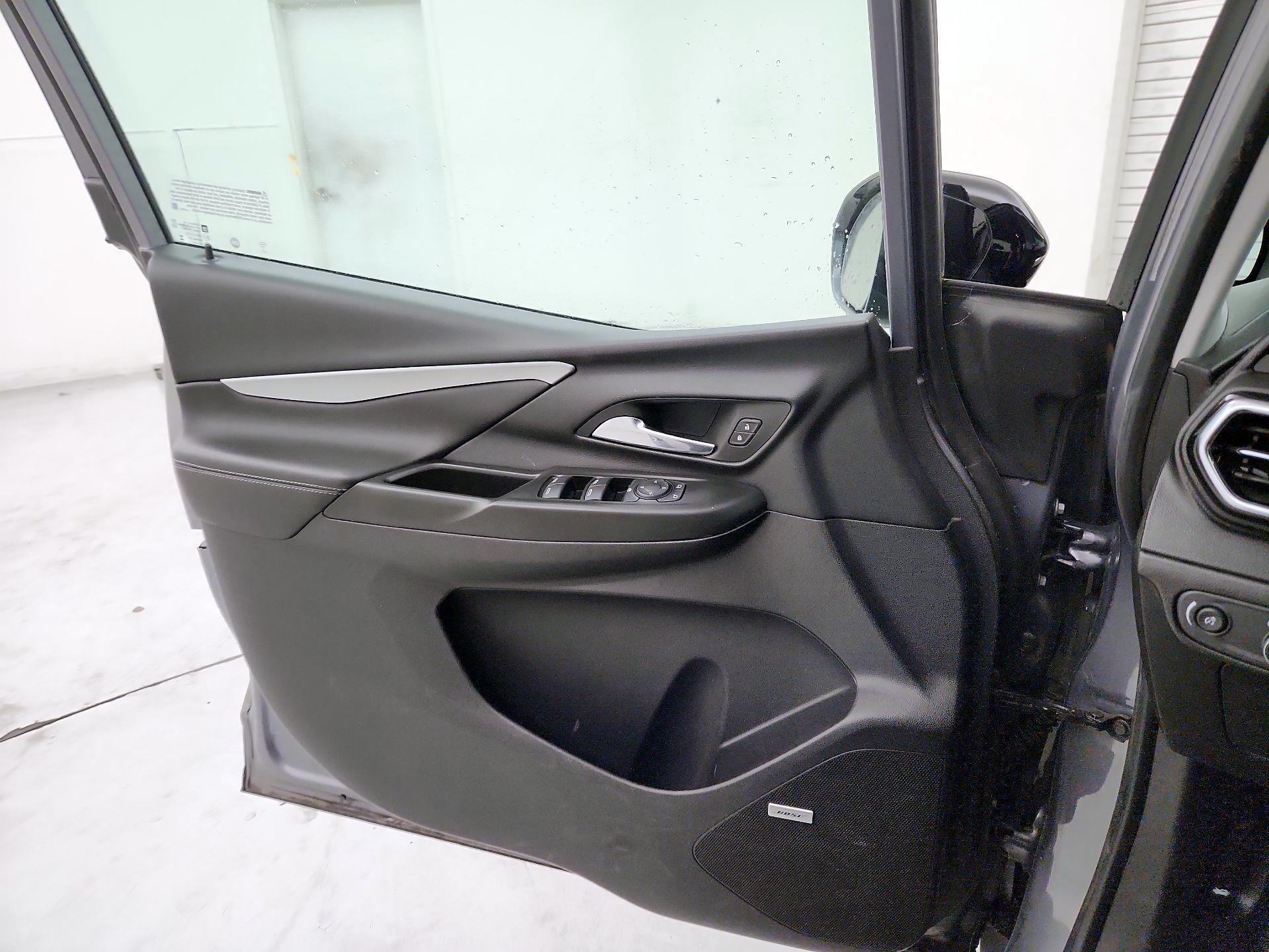 Thumbnail: 2023 Chevrolet Bolt EV - 12
