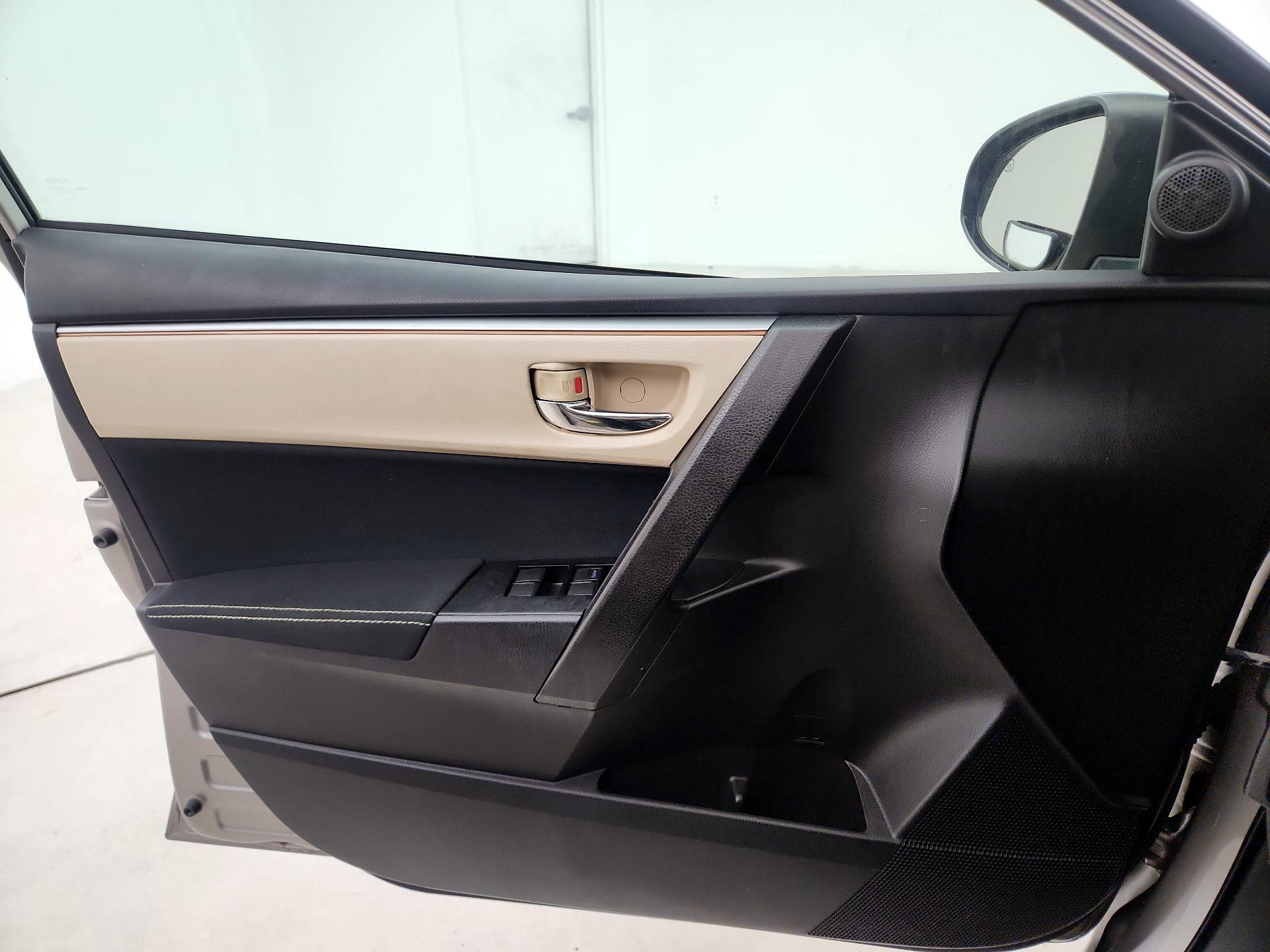 Thumbnail: 2015 Toyota Corolla - 12