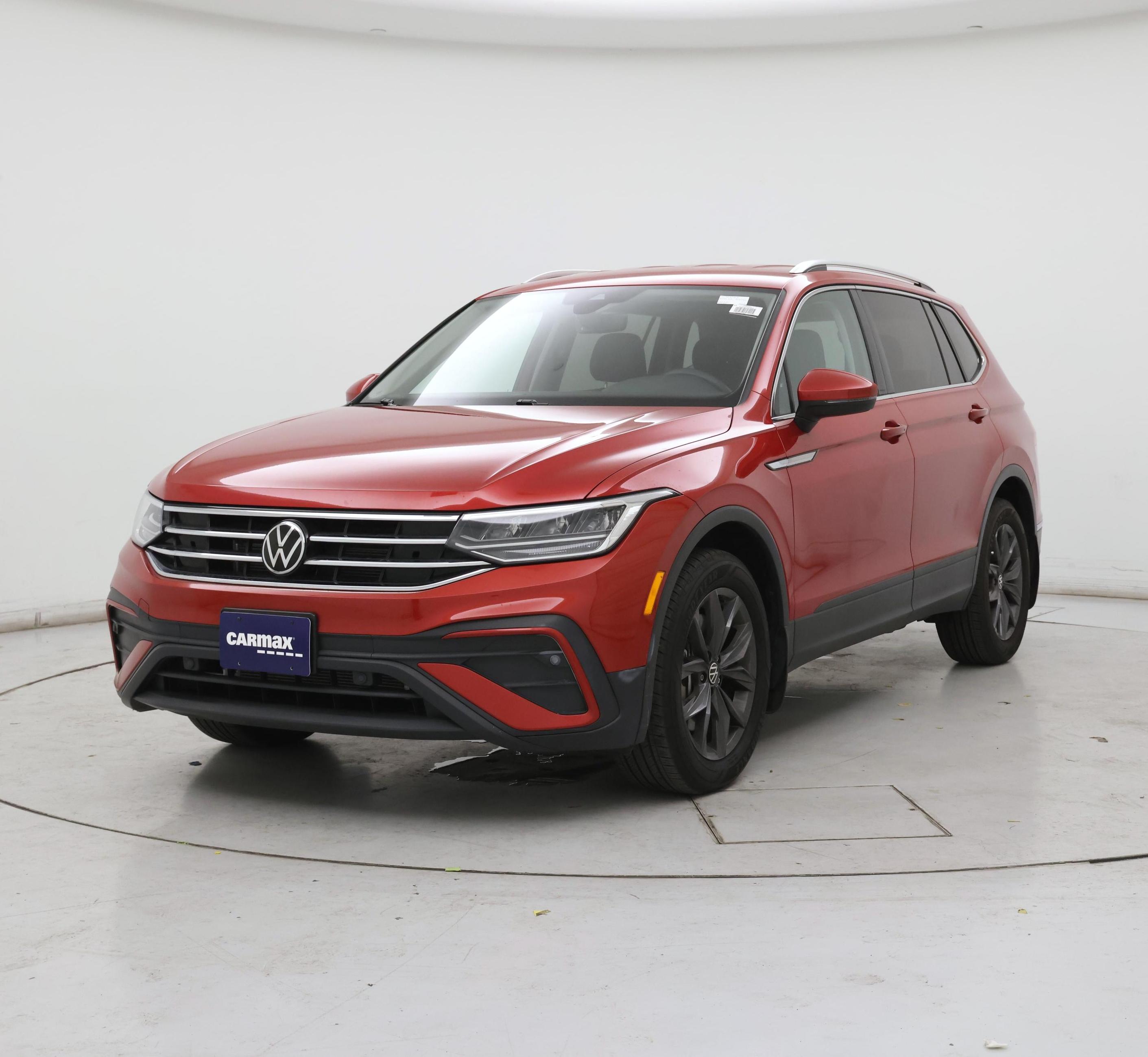 Thumbnail: 2023 Volkswagen Tiguan - 4