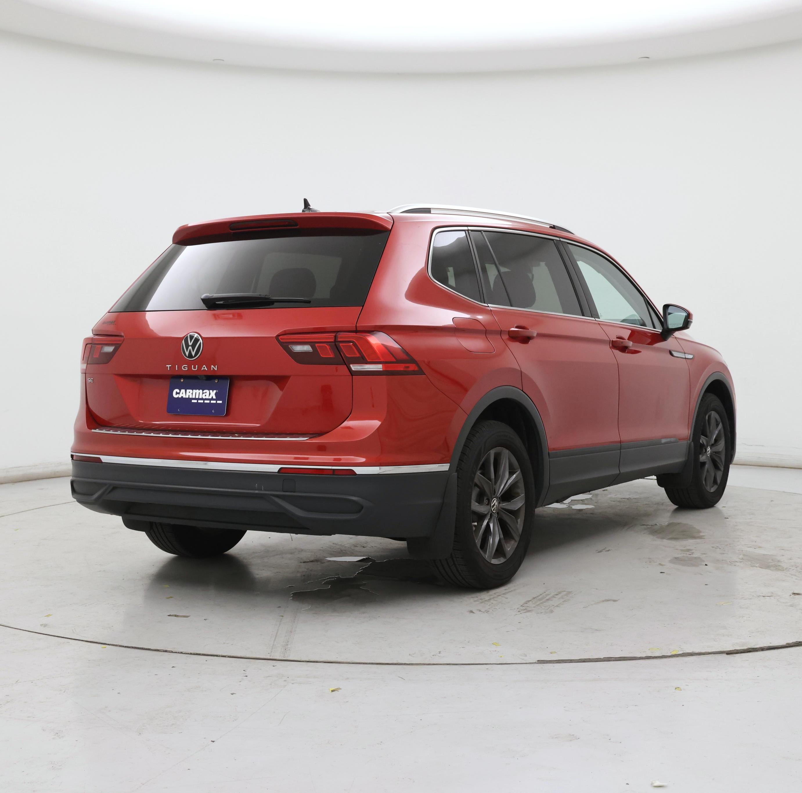 Thumbnail: 2023 Volkswagen Tiguan - 8