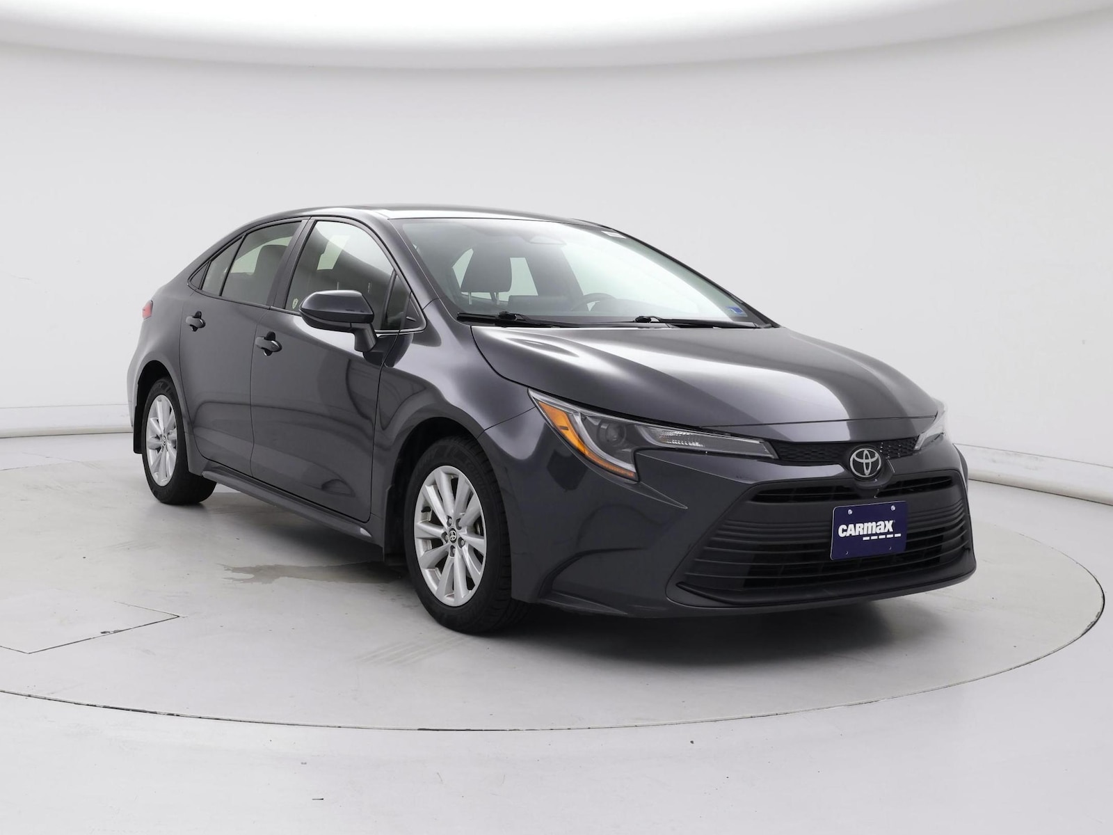 2023 Toyota Corolla LE - Photo 2