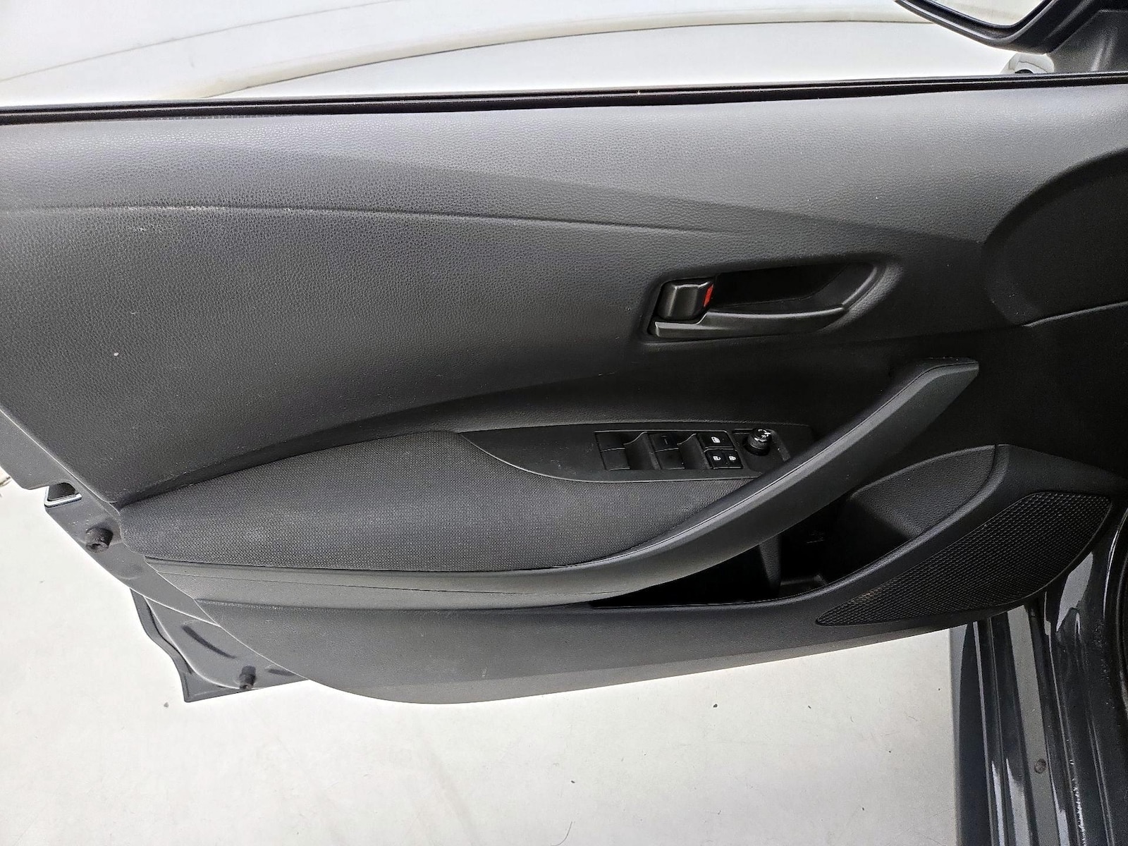 2023 Toyota Corolla LE - Photo 13