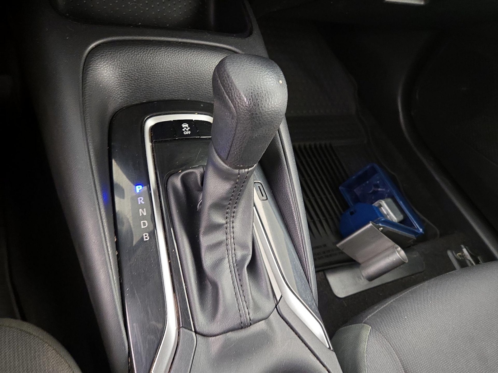 2023 Toyota Corolla LE - Photo 18