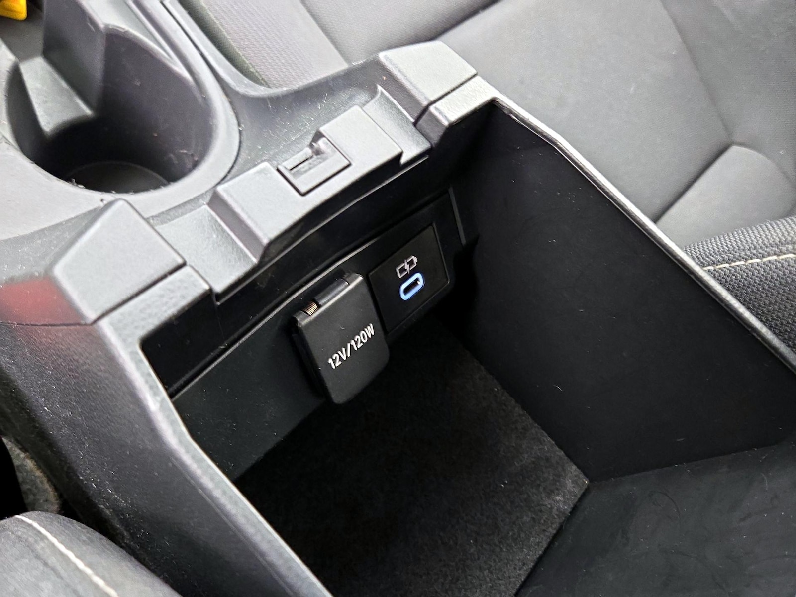 2023 Toyota Corolla LE - Photo 19