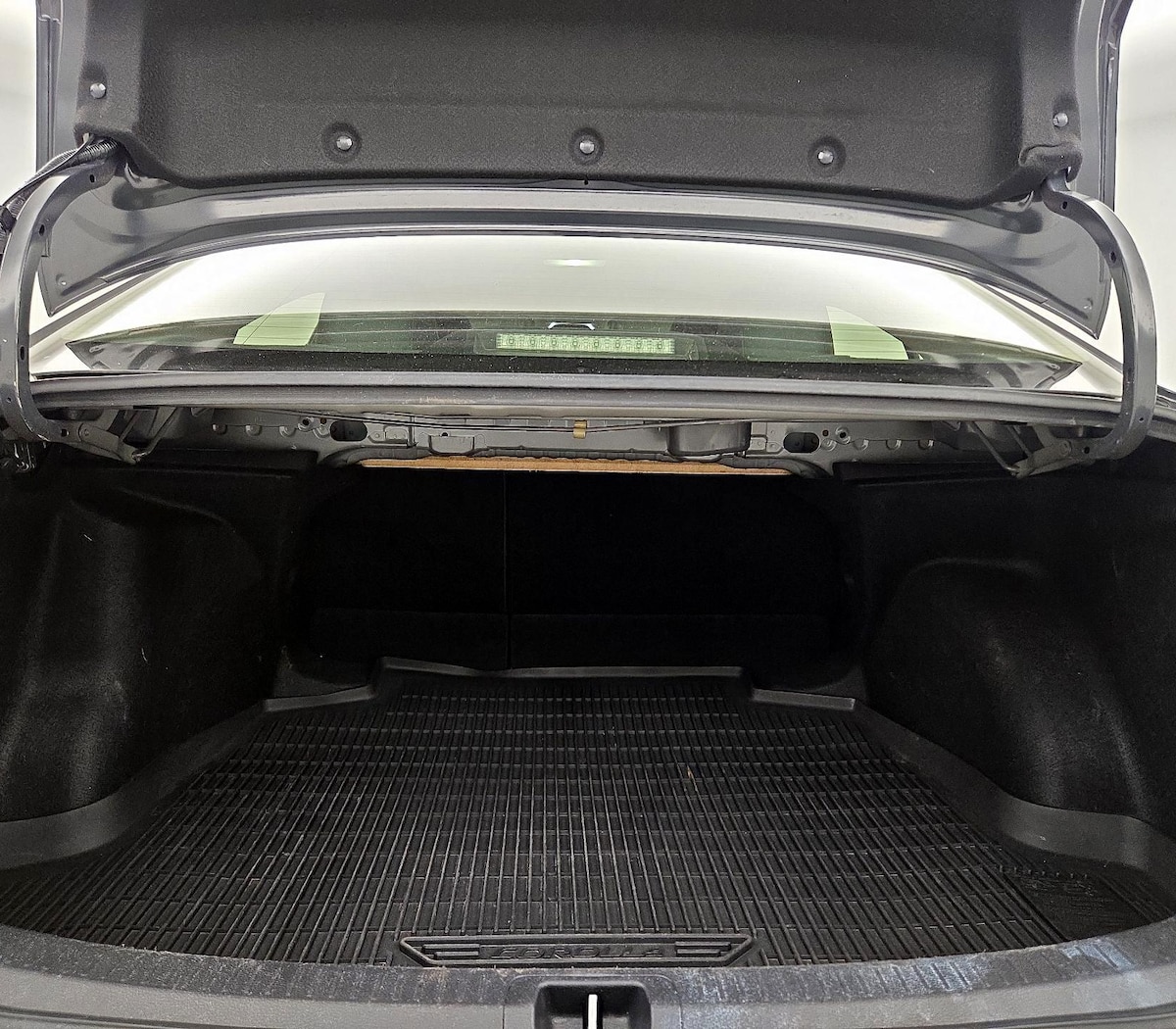 Trunk/Cargo (Seats Up)