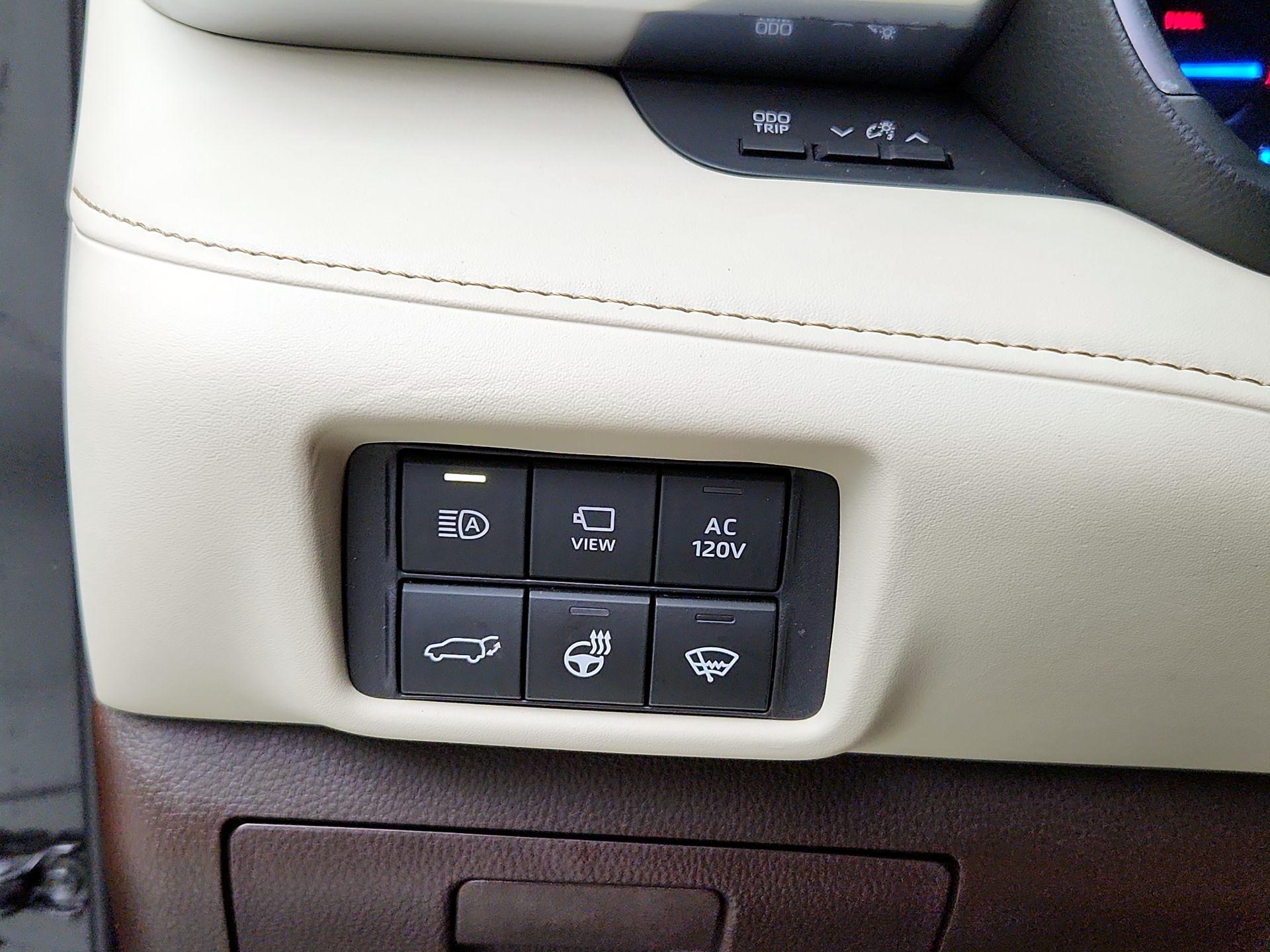 Thumbnail: 2020 Toyota Highlander - 11