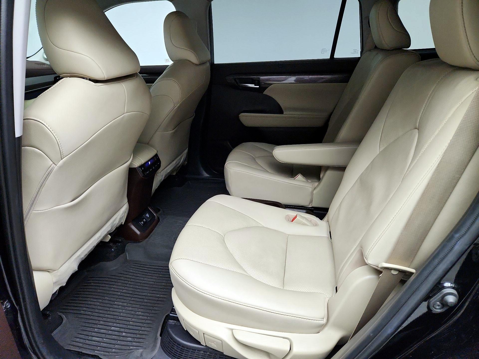 Thumbnail: 2020 Toyota Highlander - 19
