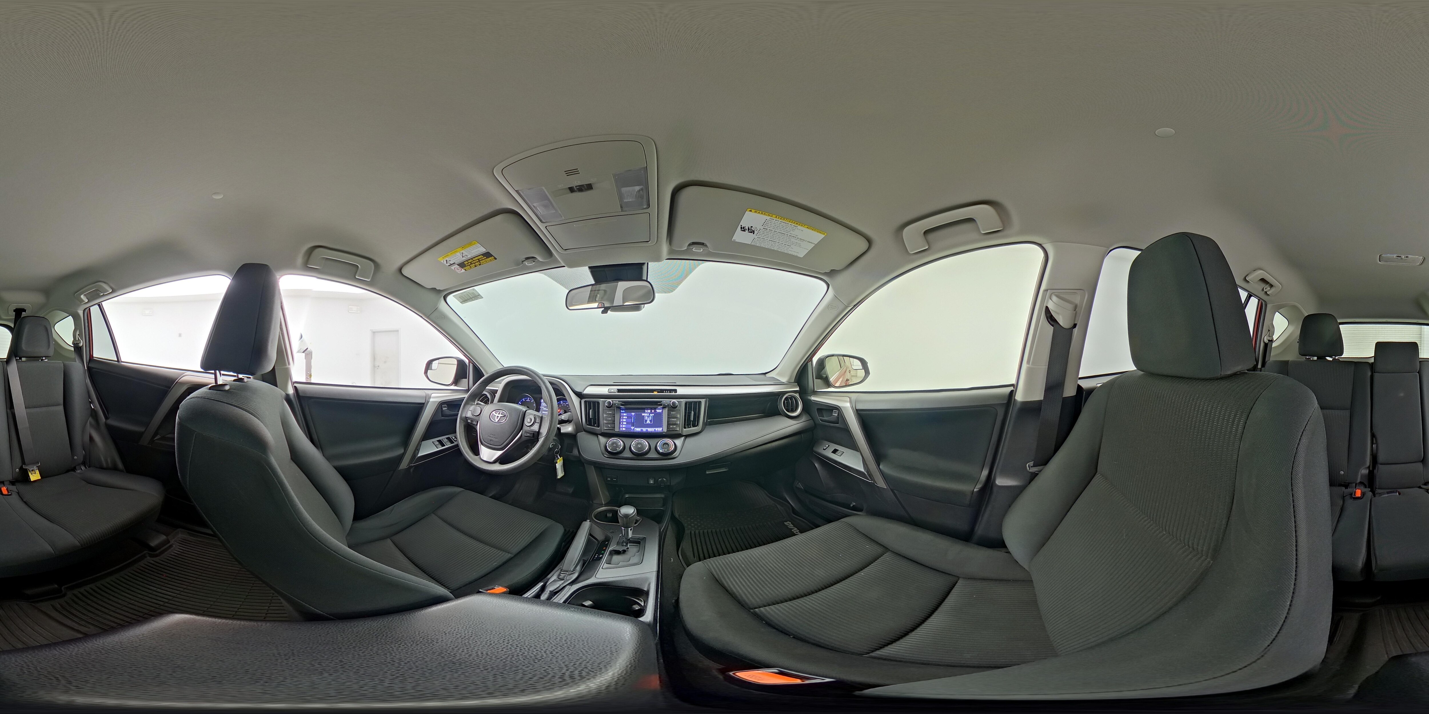 2018 Toyota RAV4 LE - Photo 25