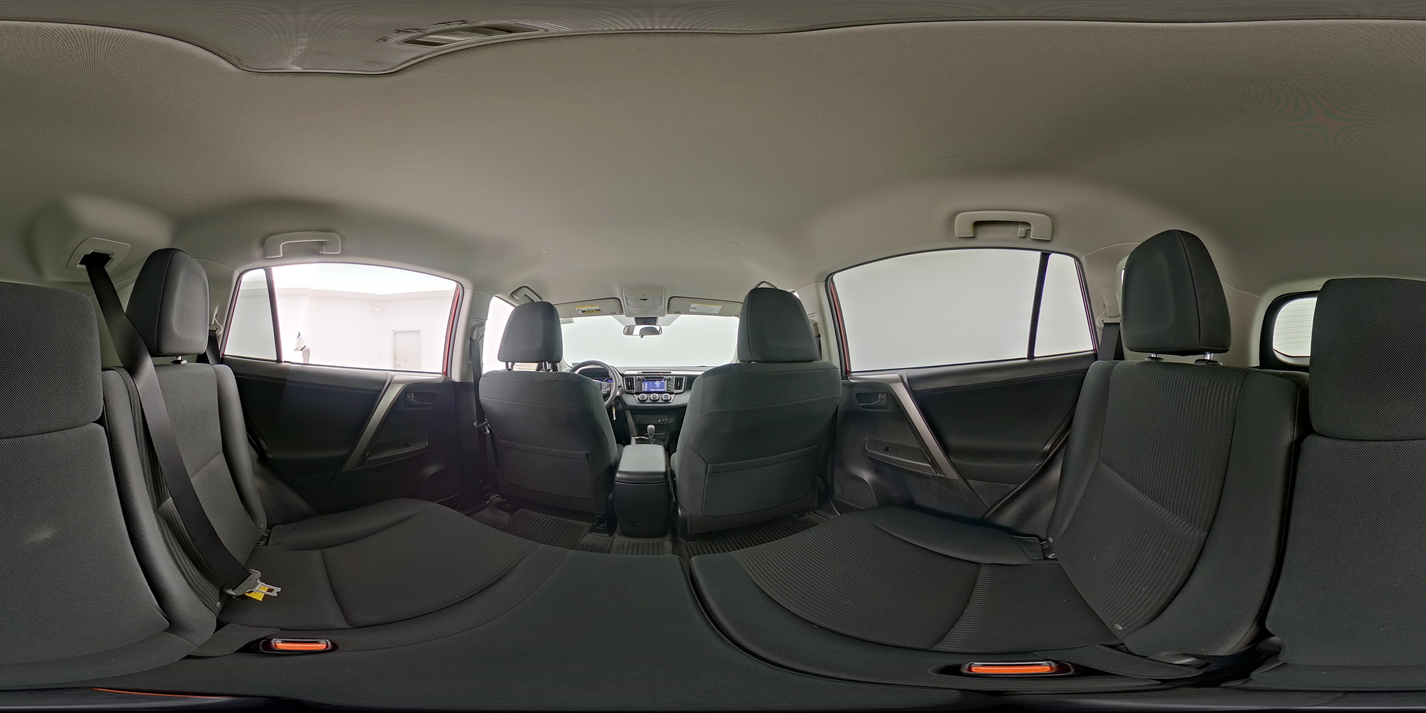 2018 Toyota RAV4 LE - Photo 26