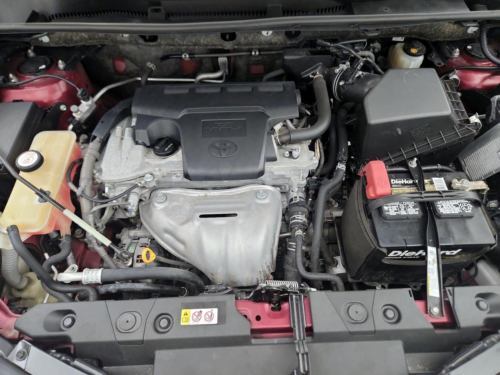 2018 Toyota RAV4 LE - Photo 23