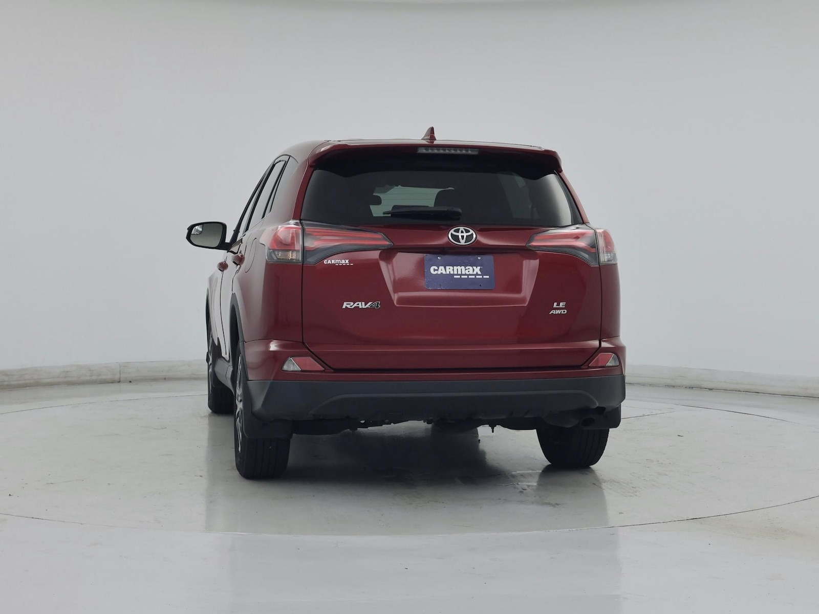2018 Toyota RAV4 LE - Photo 7