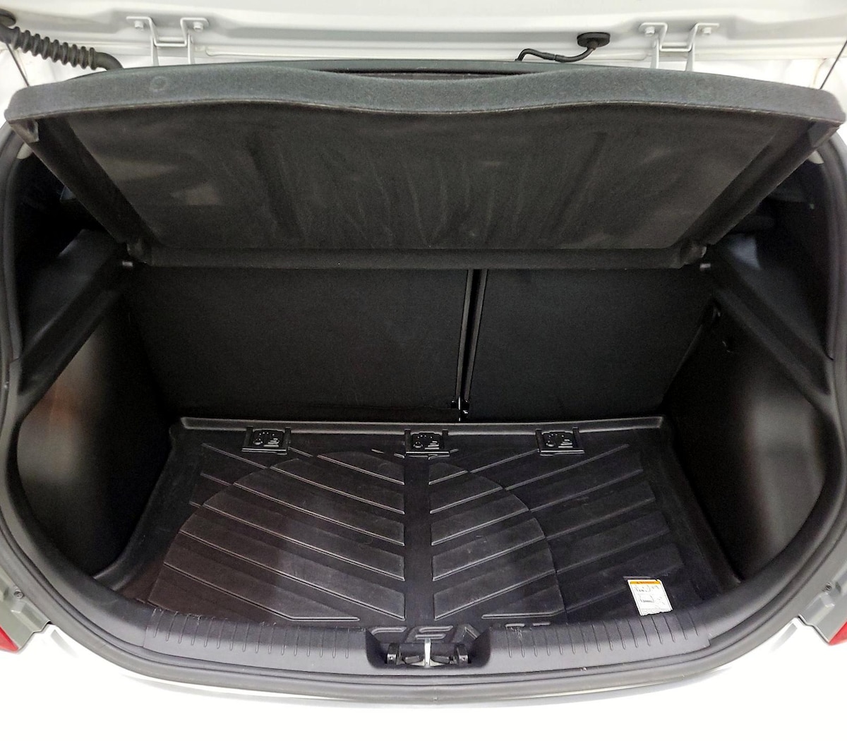 Trunk/Cargo (Seats Up)