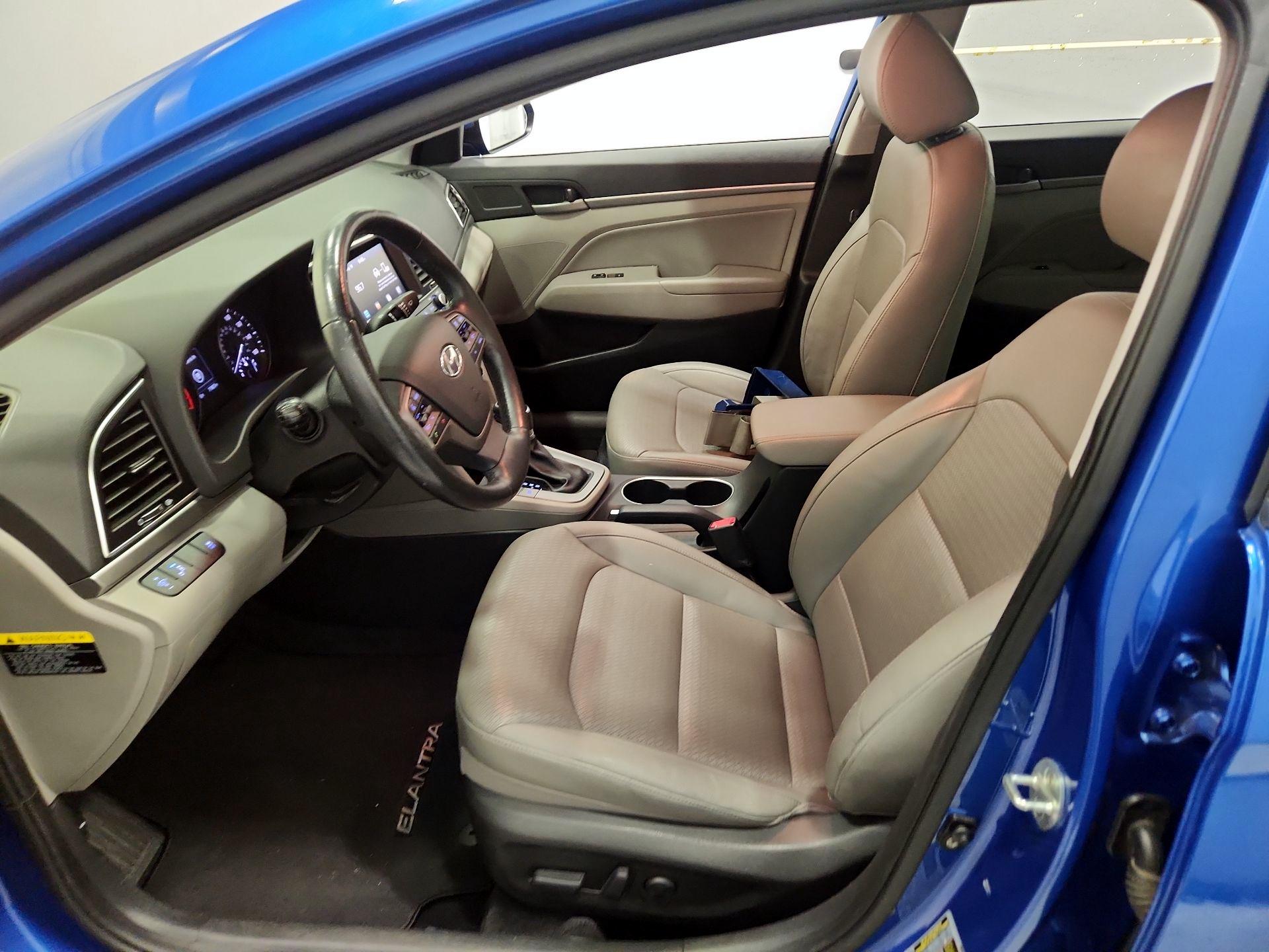 Thumbnail: 2017 Hyundai Elantra - 11
