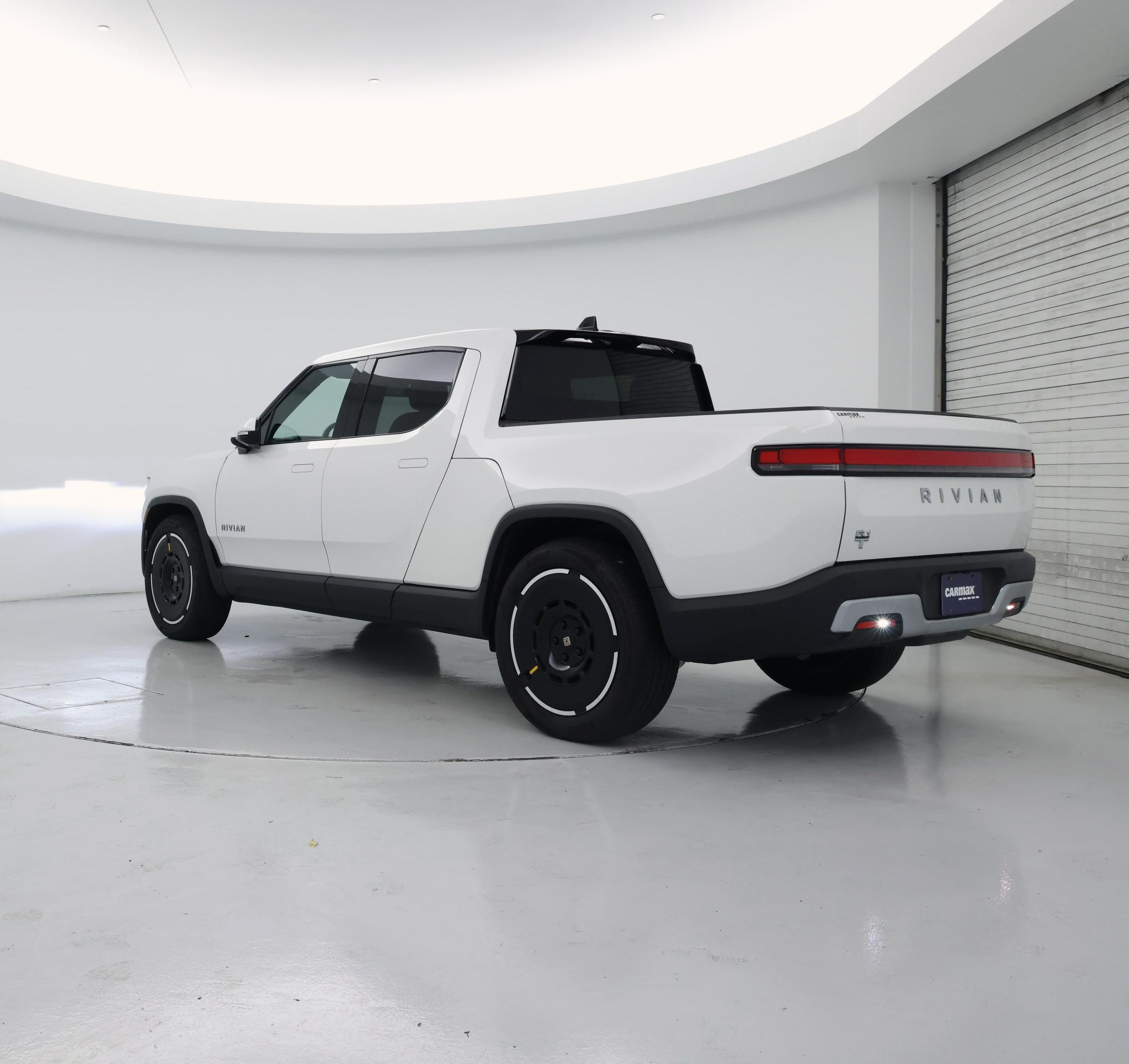 Thumbnail: 2025 Rivian R1T - 2