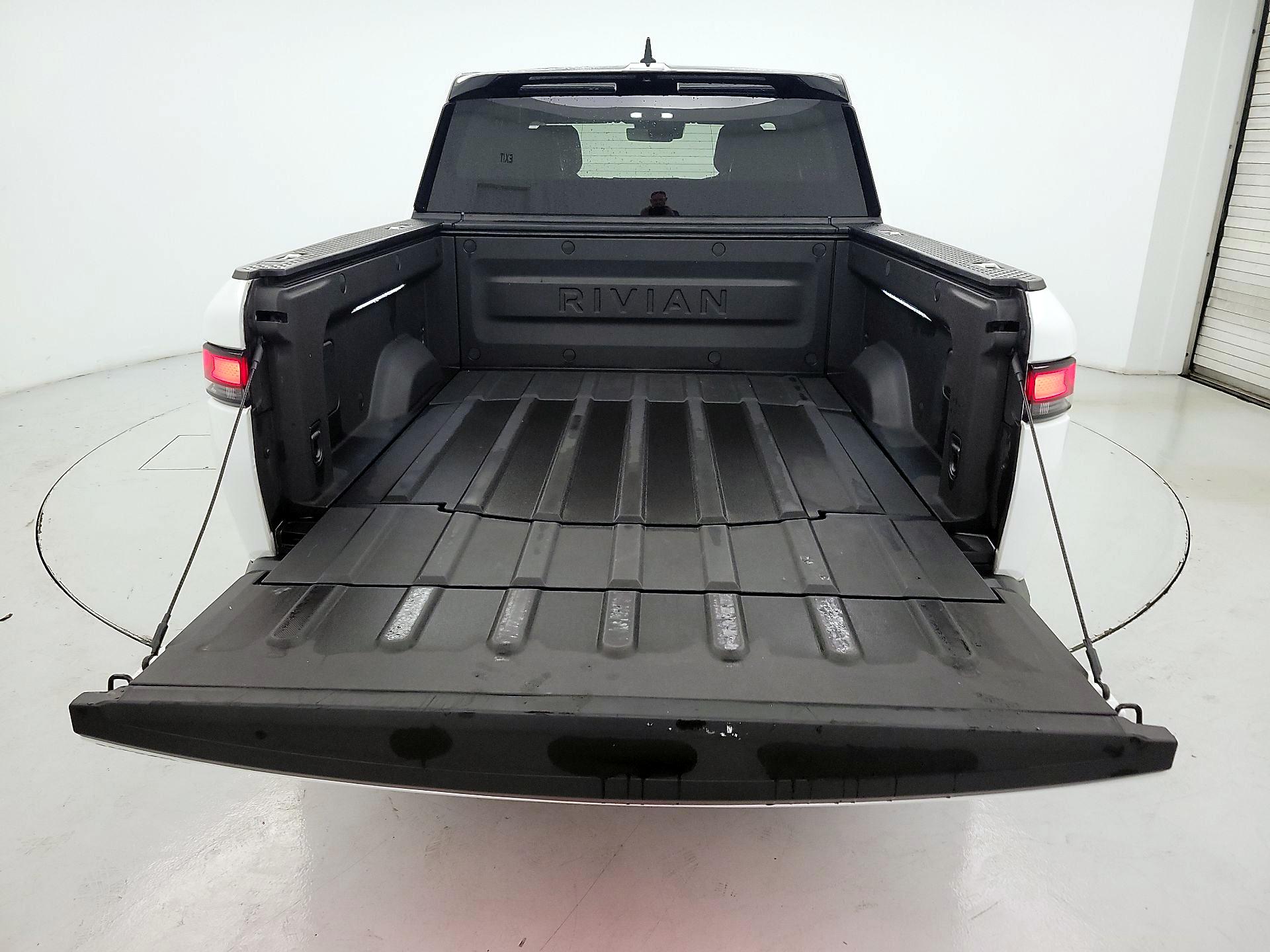 Thumbnail: 2025 Rivian R1T - 20
