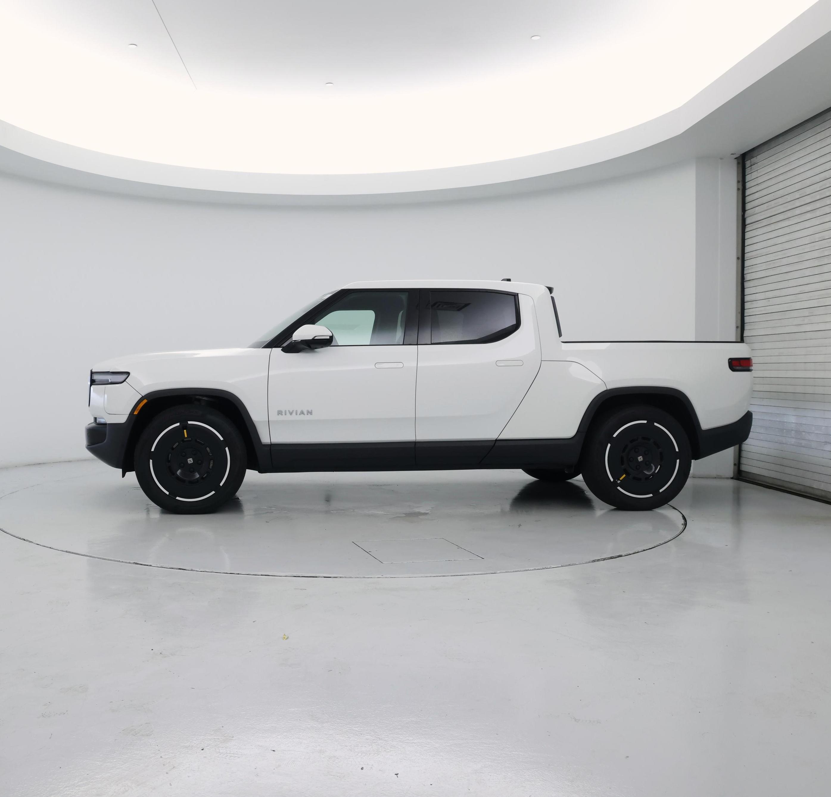 Thumbnail: 2025 Rivian R1T - 3