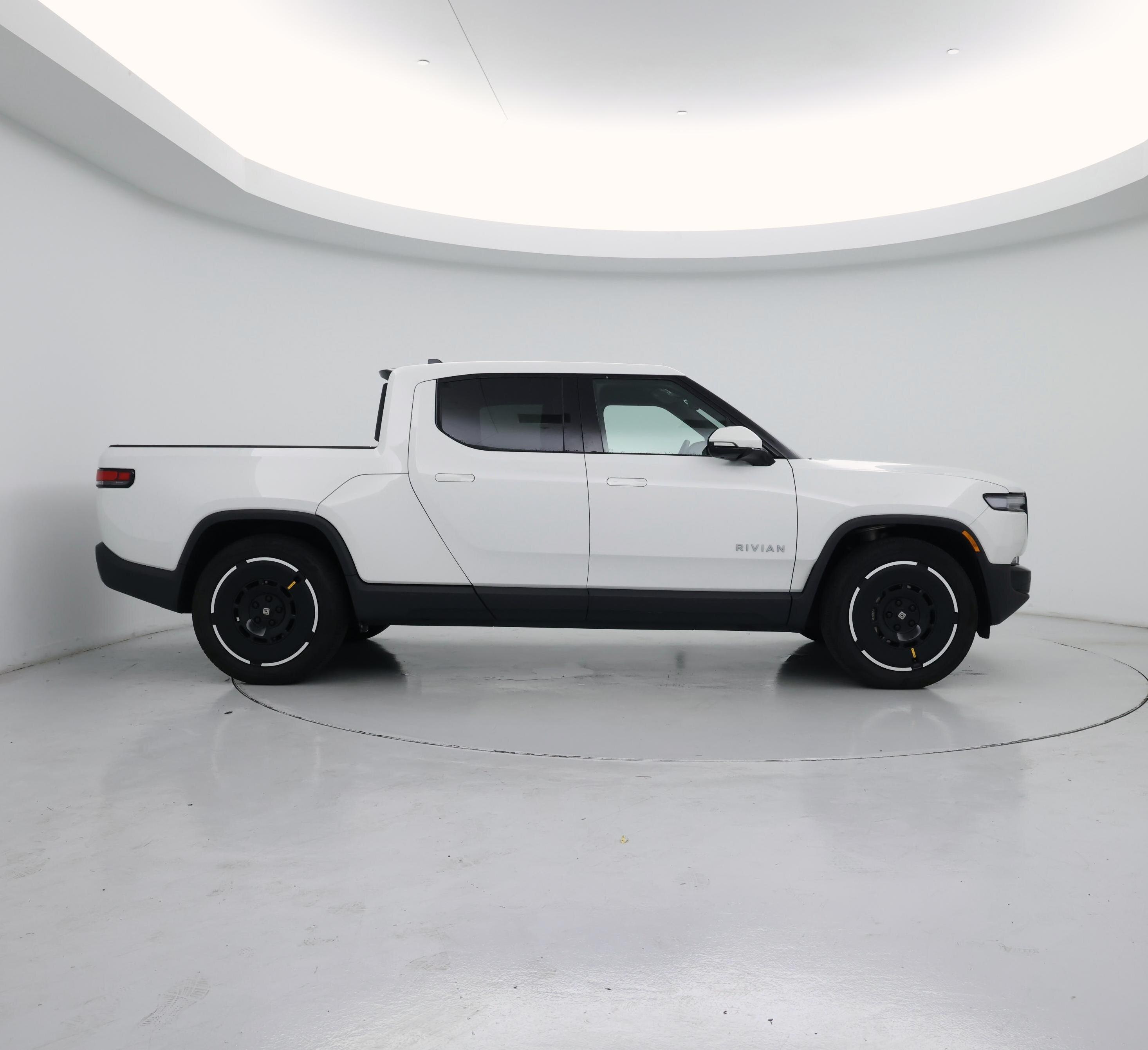 Thumbnail: 2025 Rivian R1T - 7