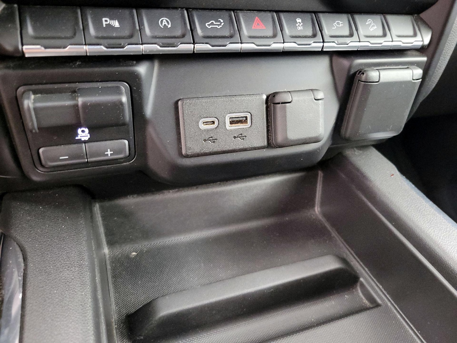 2019 Chevrolet Silverado 1500 RST - Photo 18