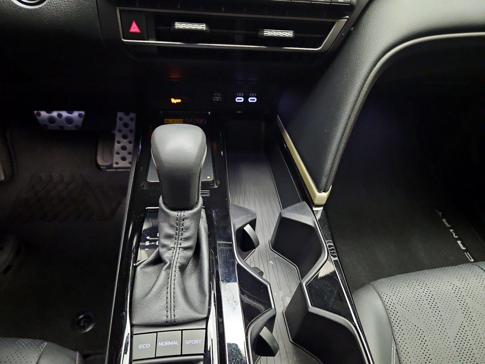 2026 Toyota Camry XSE - Photo 17