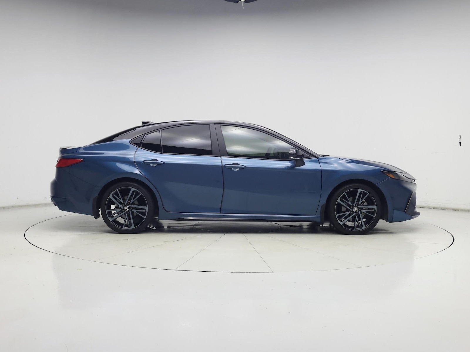 2026 Toyota Camry XSE - Photo 4