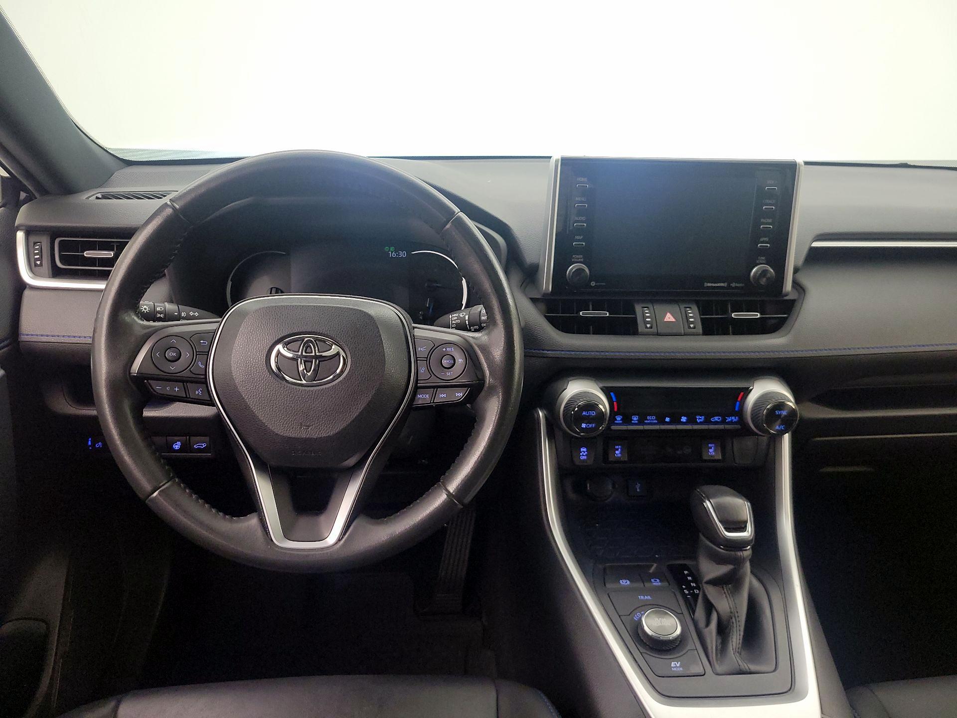 Thumbnail: 2021 Toyota RAV4 - 10