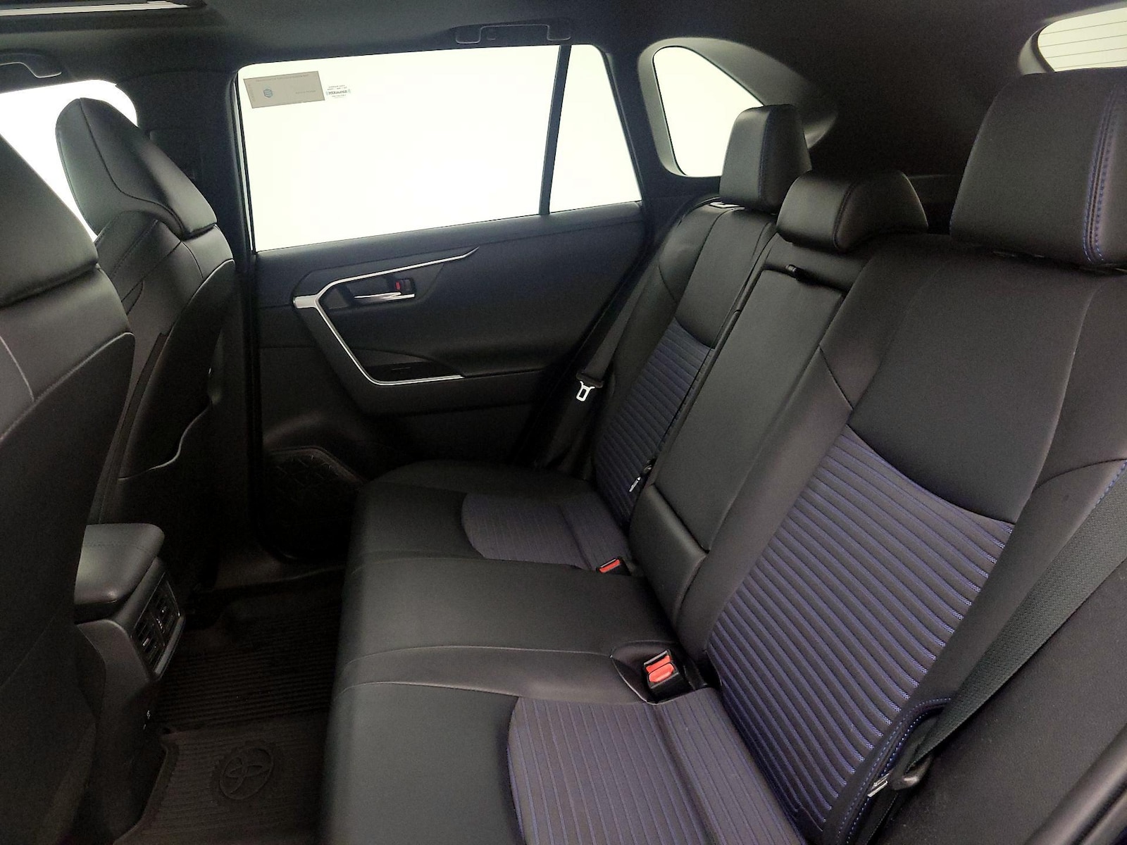 2021 Toyota RAV4 XSE - Photo 21