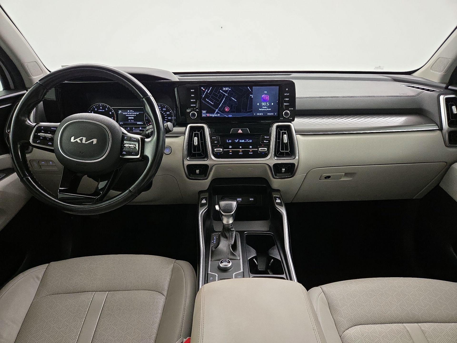 Thumbnail: 2022 Kia Sorento - 9