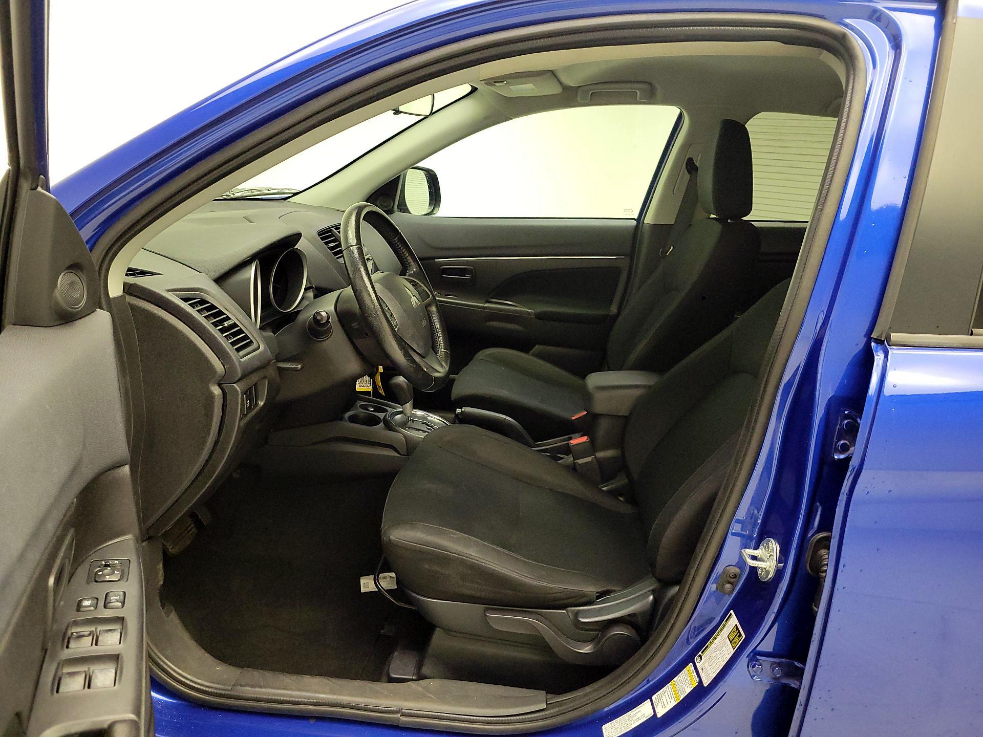 Thumbnail: 2015 Mitsubishi Outlander Sport - 11
