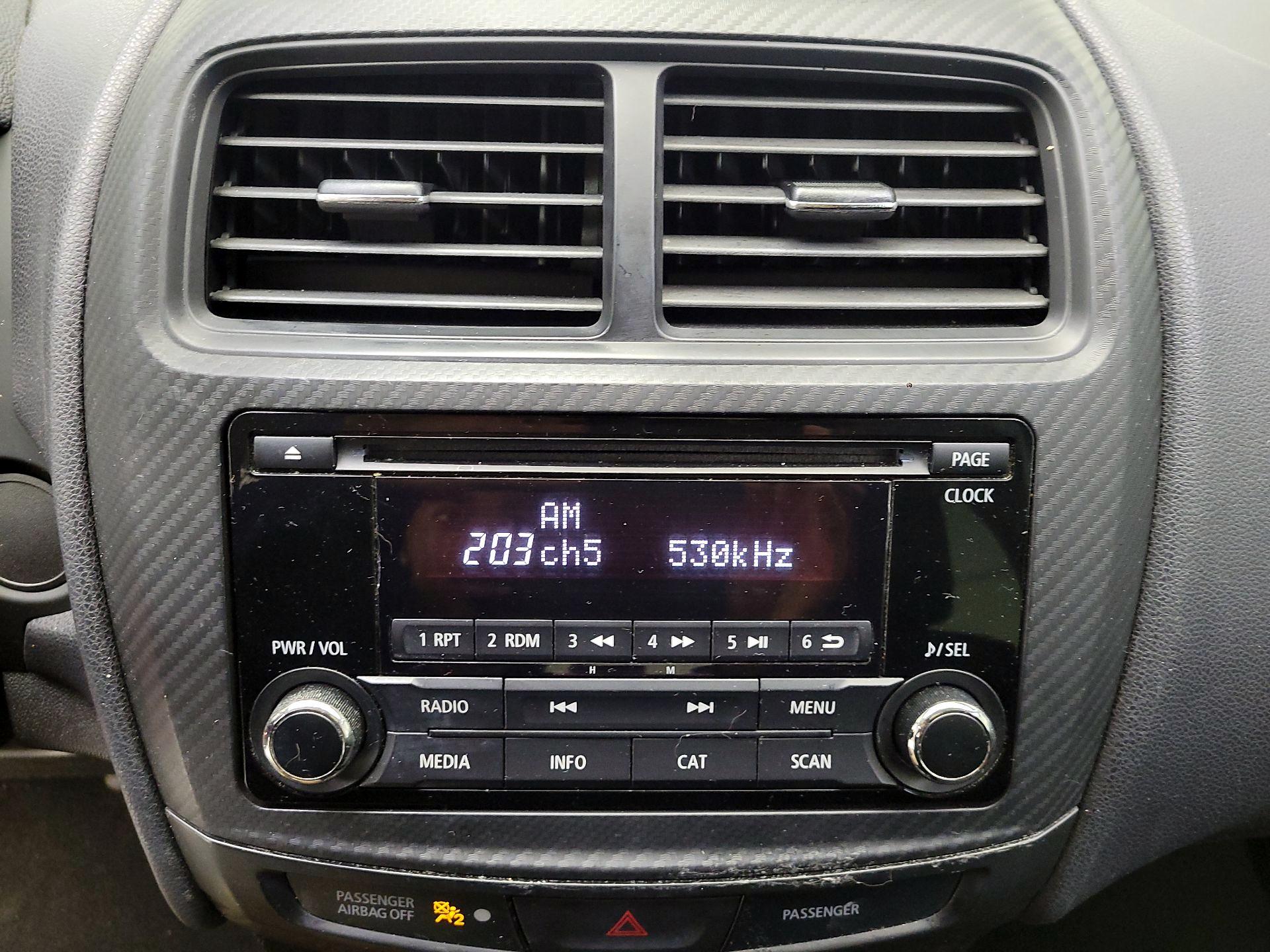 Thumbnail: 2015 Mitsubishi Outlander Sport - 14